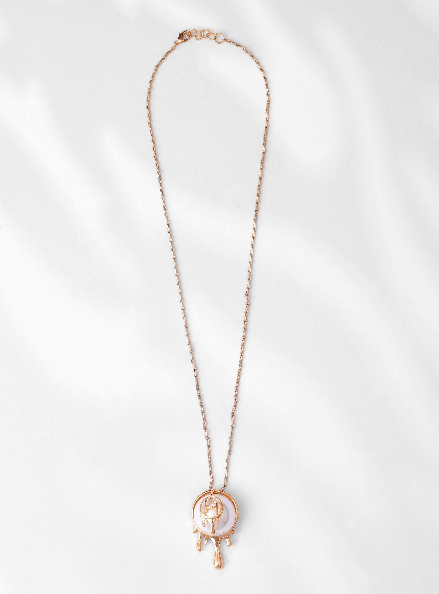 Drip OH Palescent Pearl Pendant Necklace