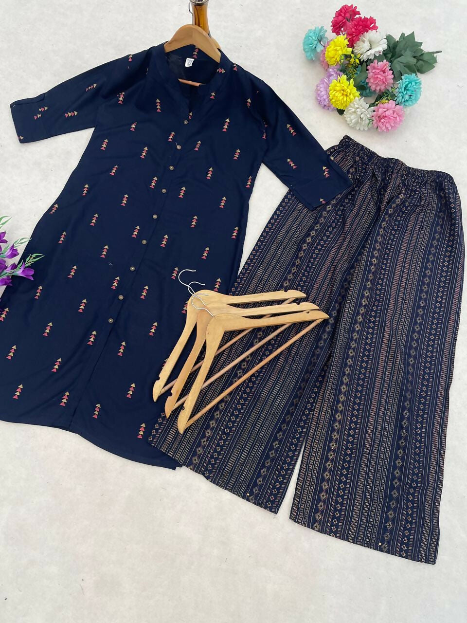 Teeya Creation Stylish Navy Blue Cotton Kurta With Geometric Print And Matching Palazzos