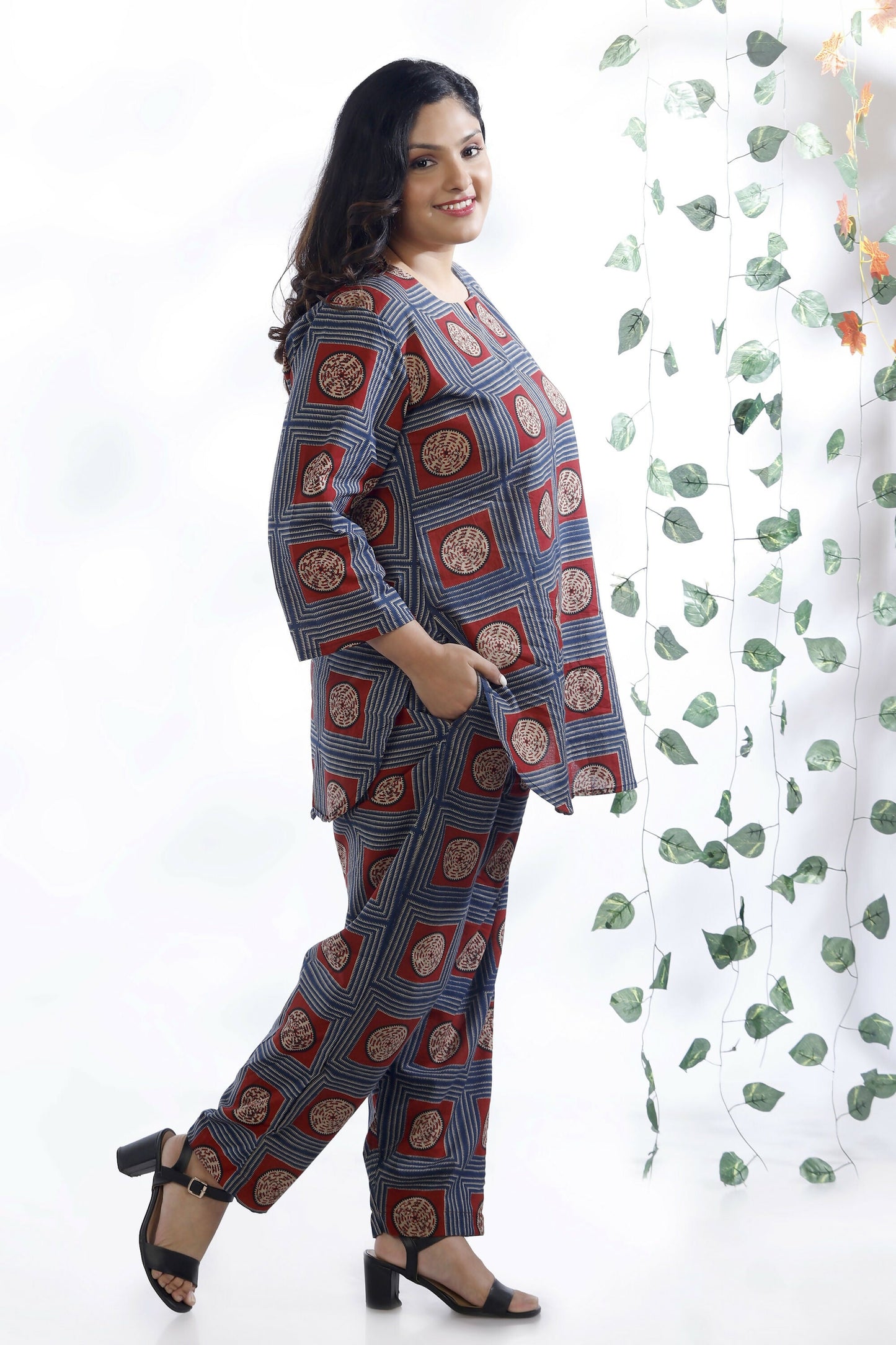 Breathables WomenS Blue Cotton Geometric Print Loungewear Co-Ord Set  Hip-Length Kurta & Pants