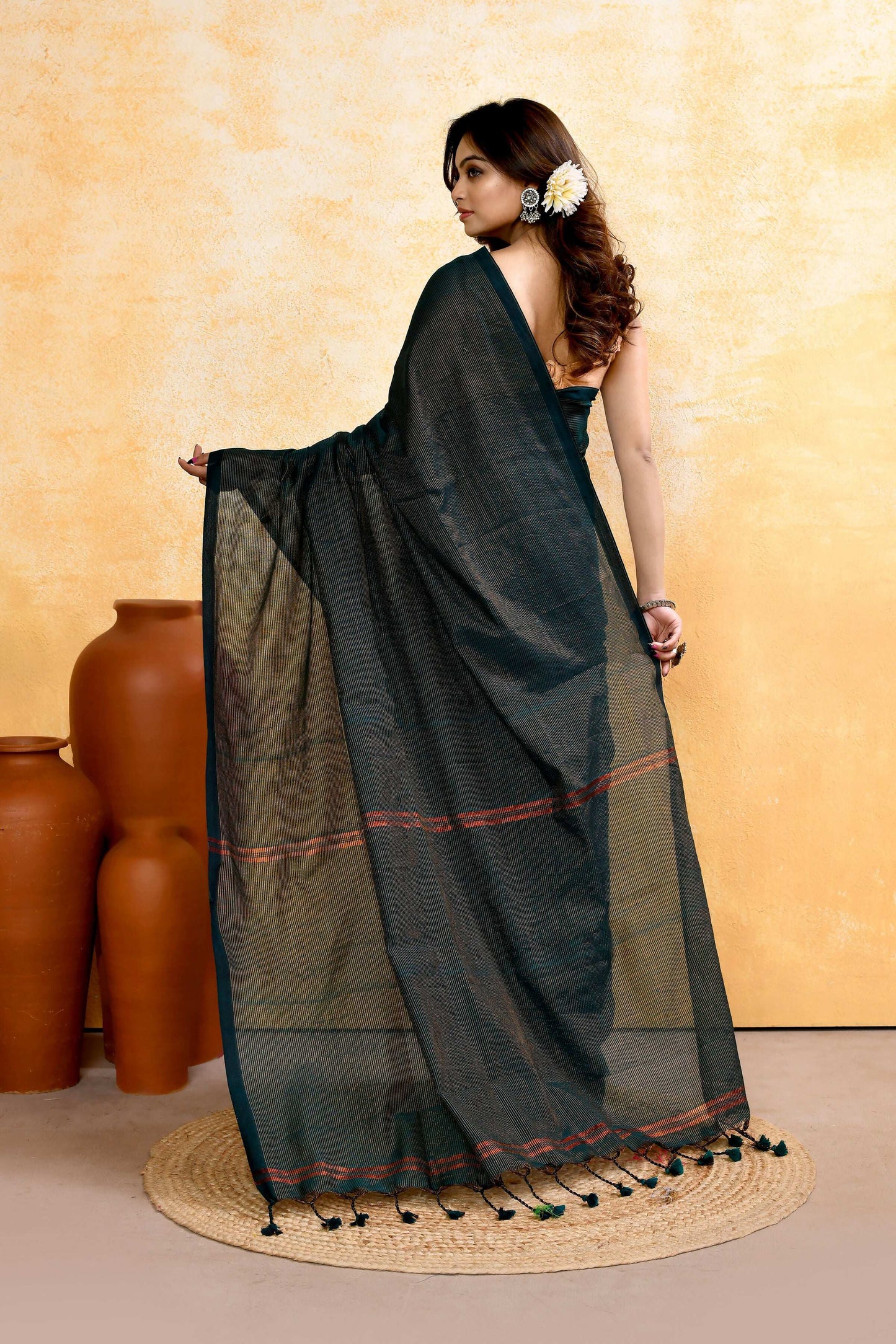 Piyari Fashion Women's Moss Green Embellished Cotton Blend Zari Check Handloom Saree