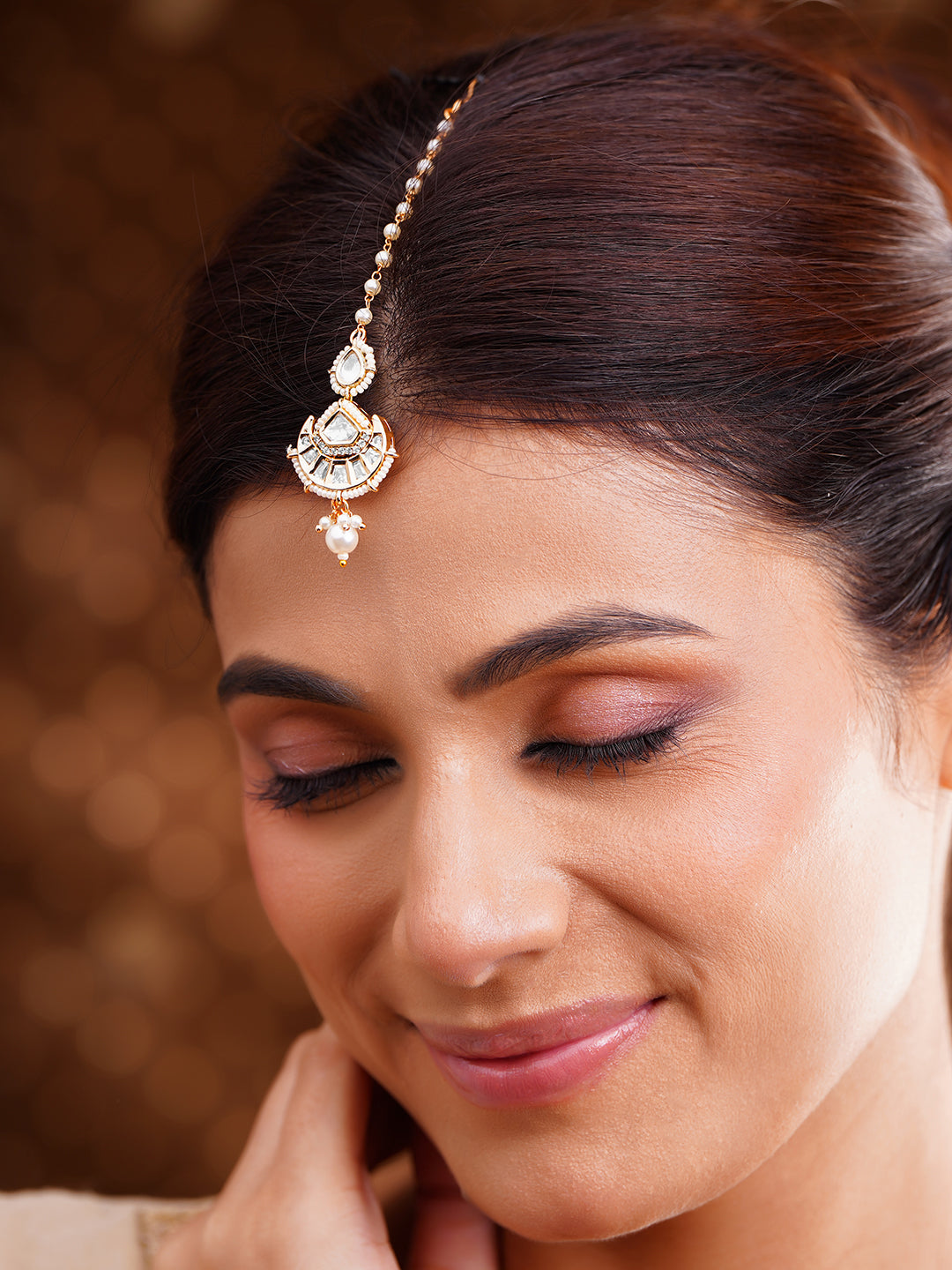 Festive Glow Kundan Pearl Drop Maangtikka