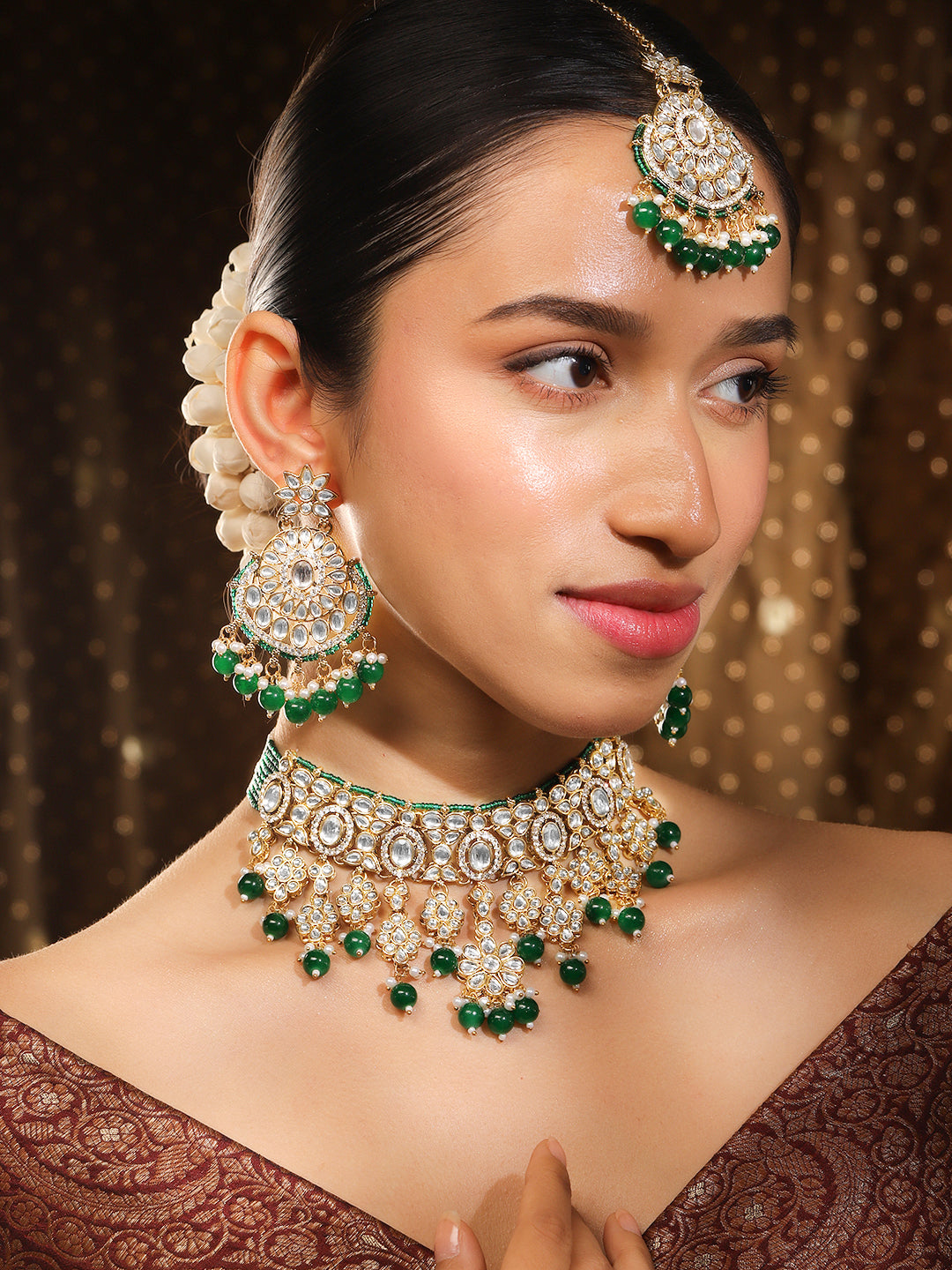 Emerald Tales of Heritage Jewellery Set