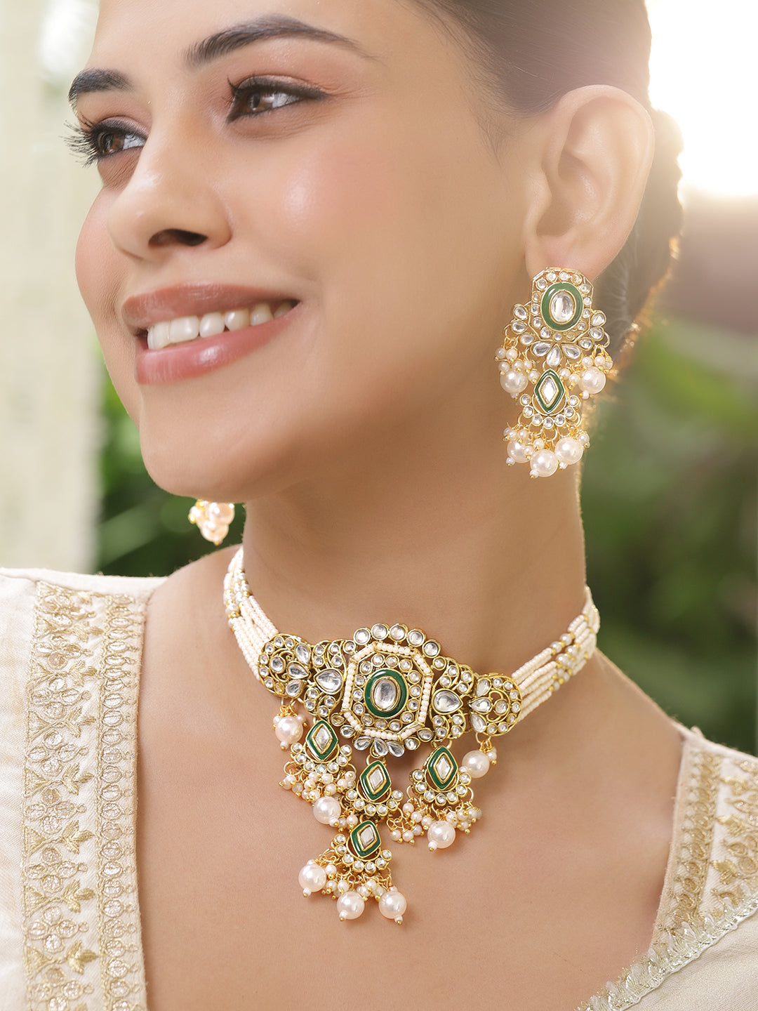 Pearl Embellished Kundan Necklace Set With Maangtikka