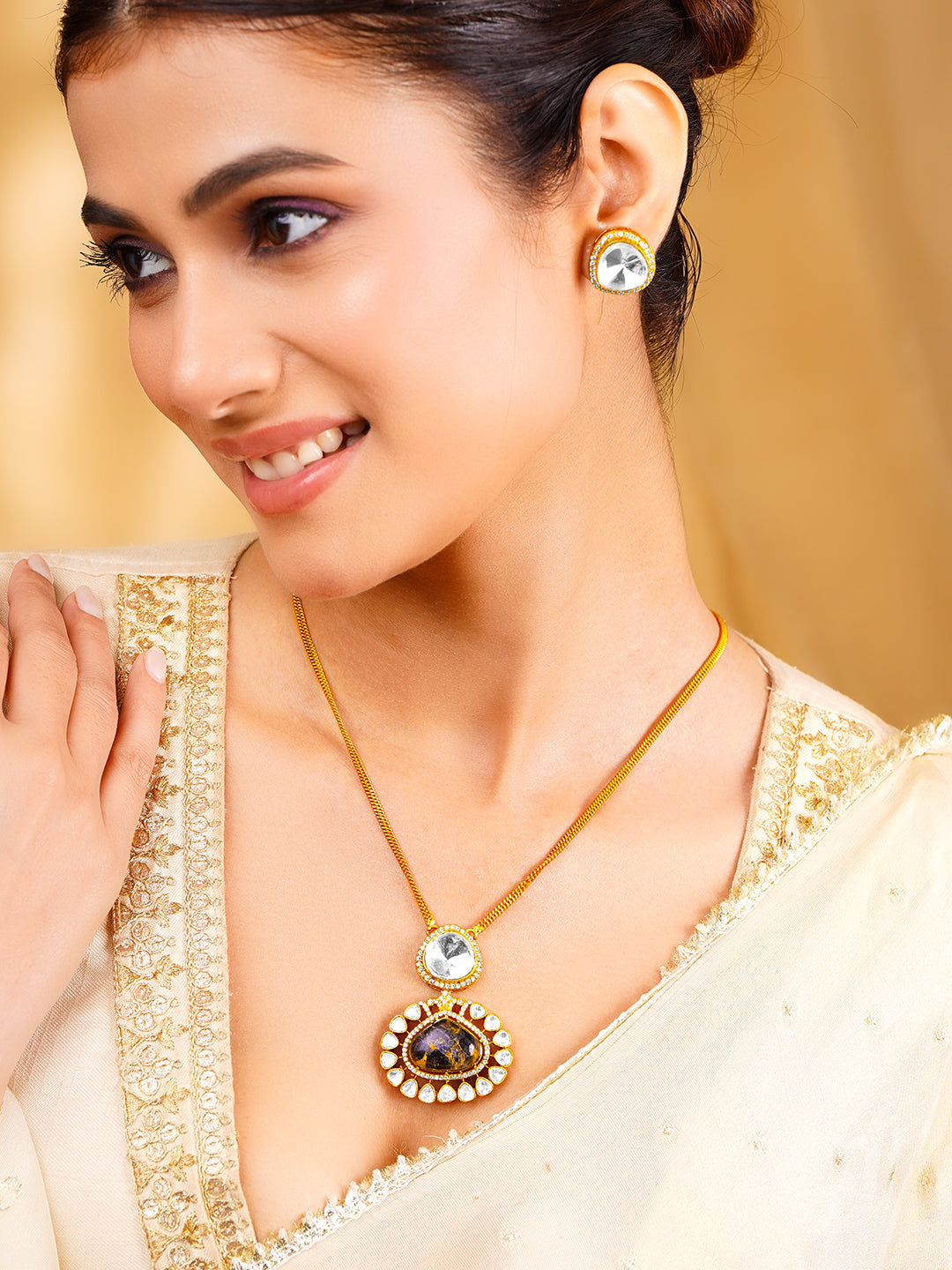 Royal Purple Gemstone Kundan Pendant Set