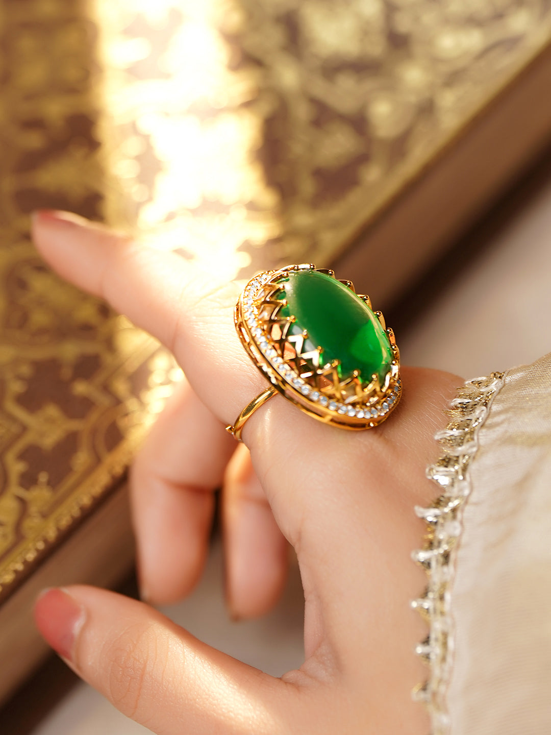 Golden Regal Emerald Fashion Ring