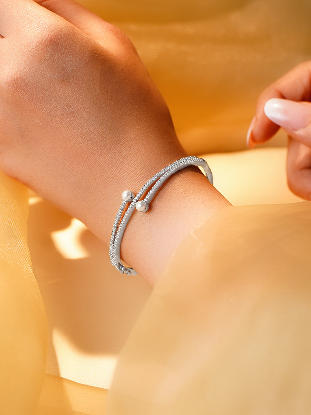 Silver Glow Pearl Crystal Bracelet
