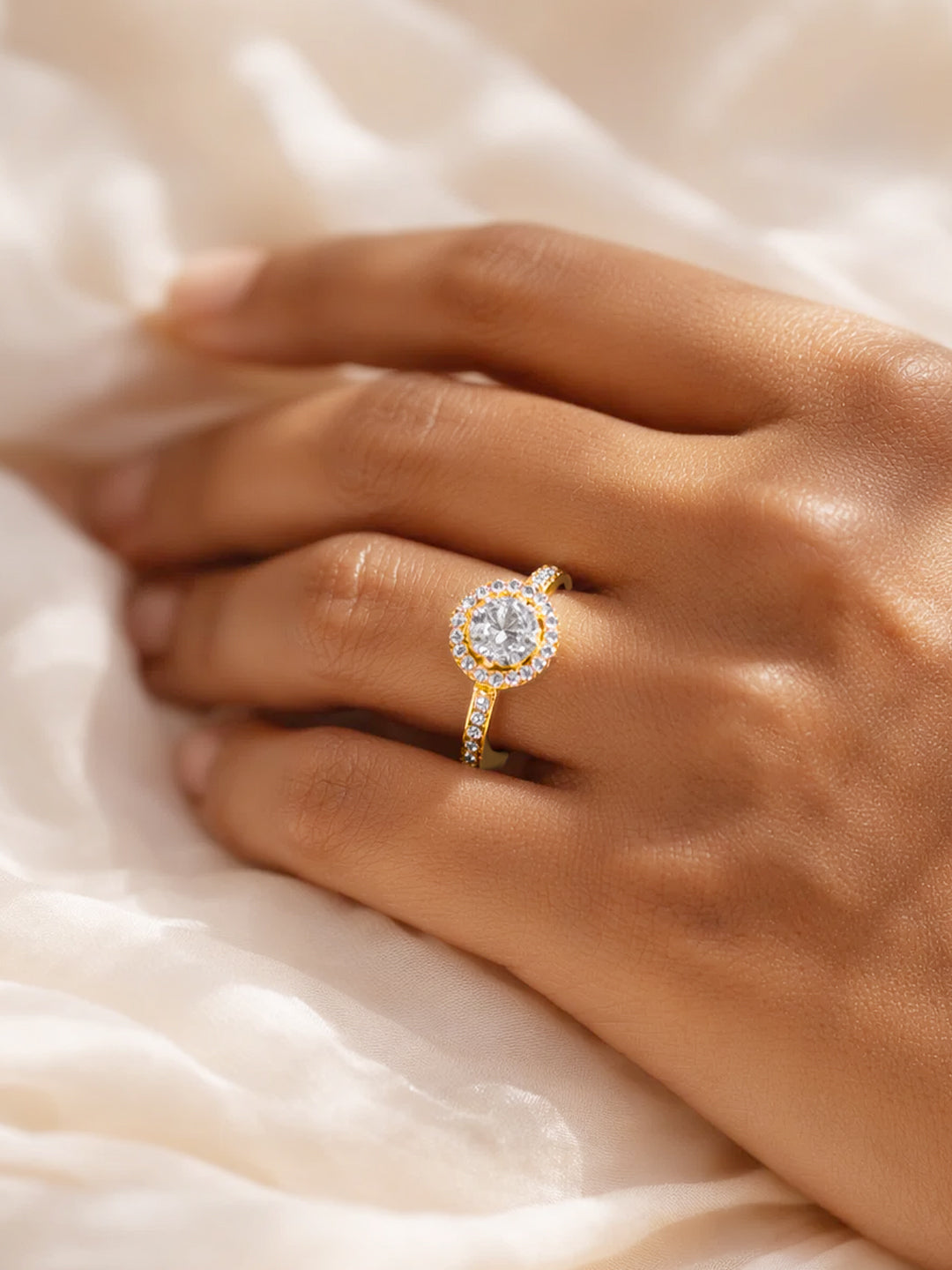 925 Fine Silver Solitaire Halo Glow Ring