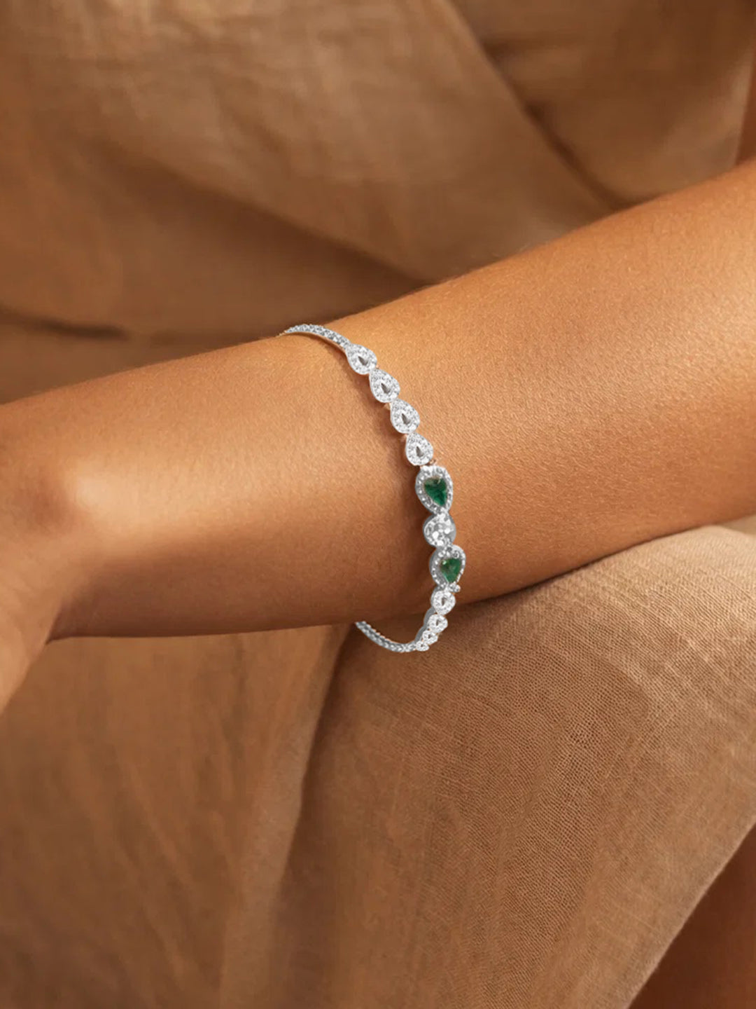 925 Fine Silver Emerald Charm Pull Bracelet
