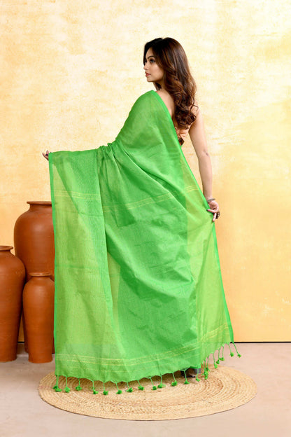 Piyari Fashion Women's Green Embellished Cotton Blend Zari Check Handloom Saree
