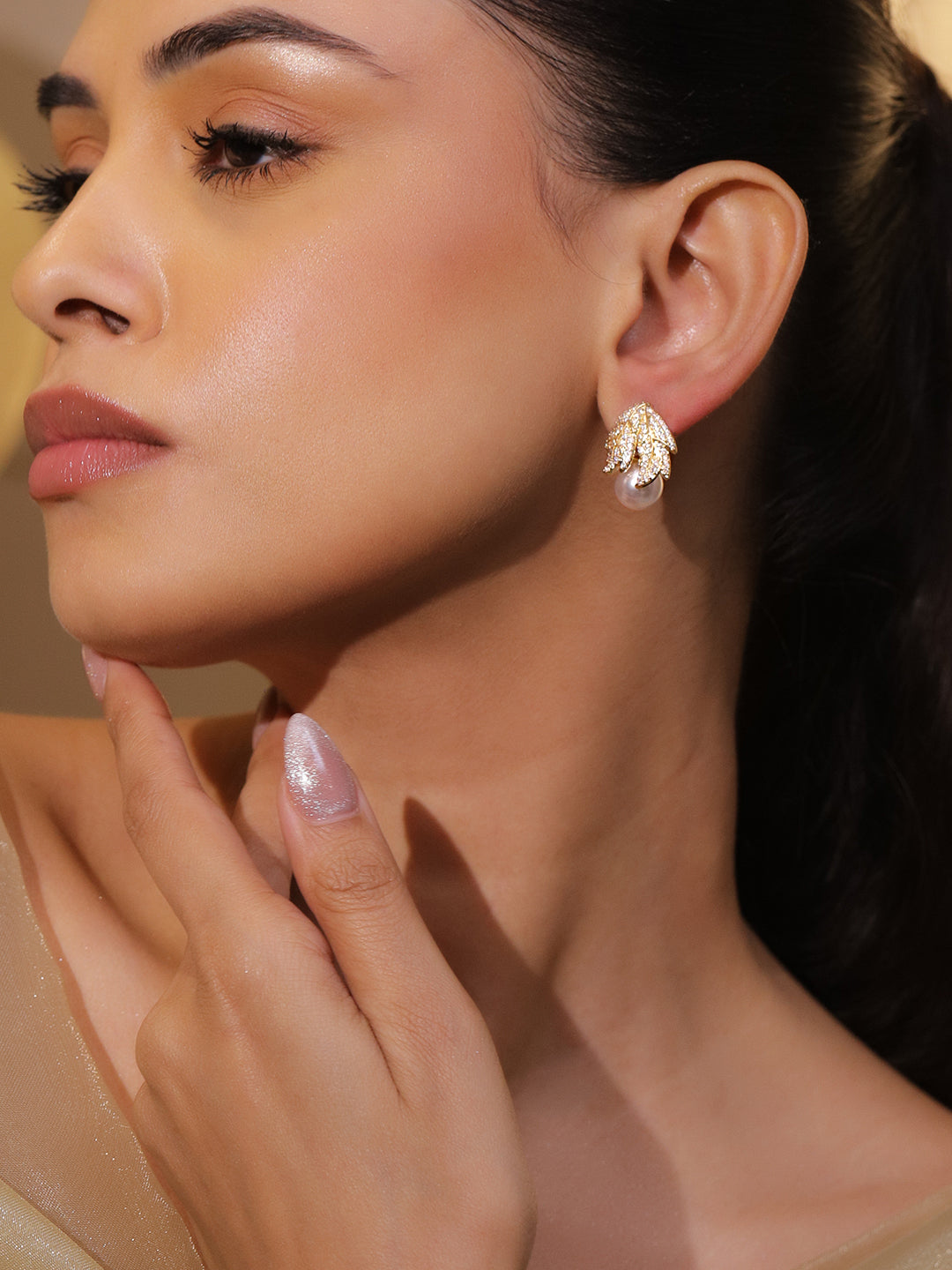 Botanic Bloom Leafy Pearl Stud