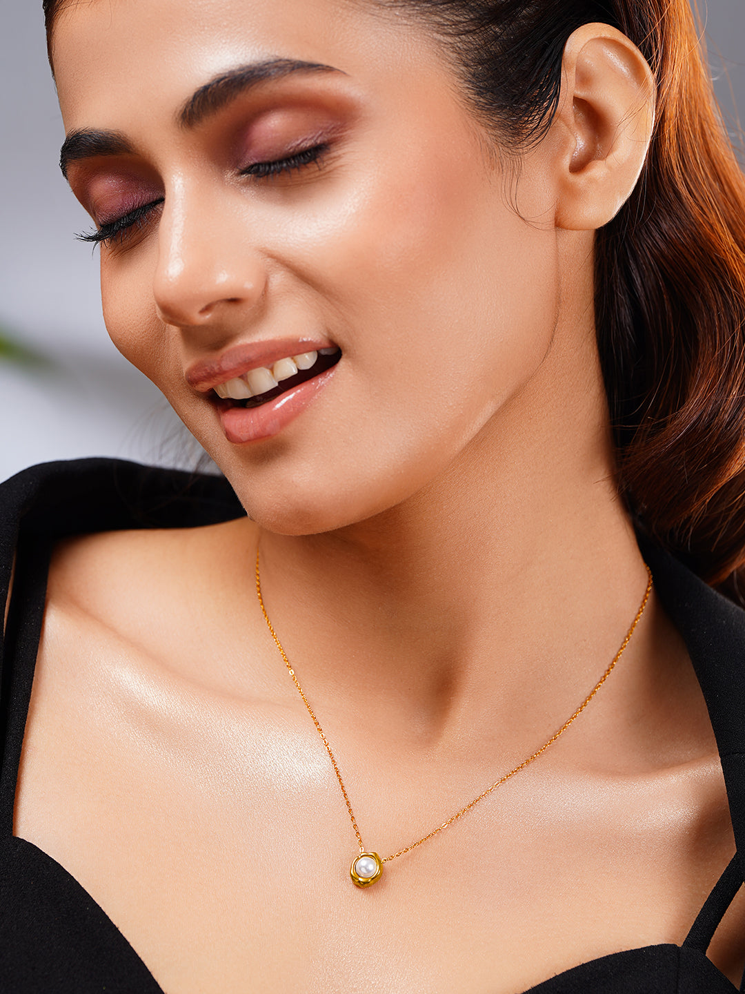 Demifine 18K Gold Plated Stainless steel Pearl Glow Pendant Chain