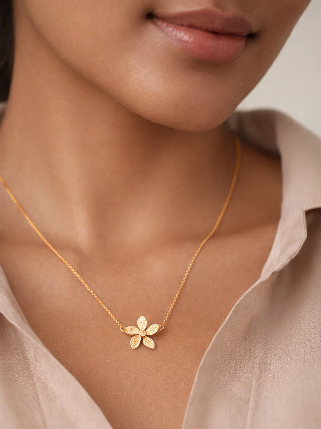 Demifine 18K Gold Plated Stainless steel Floral Pendant Chain Necklace