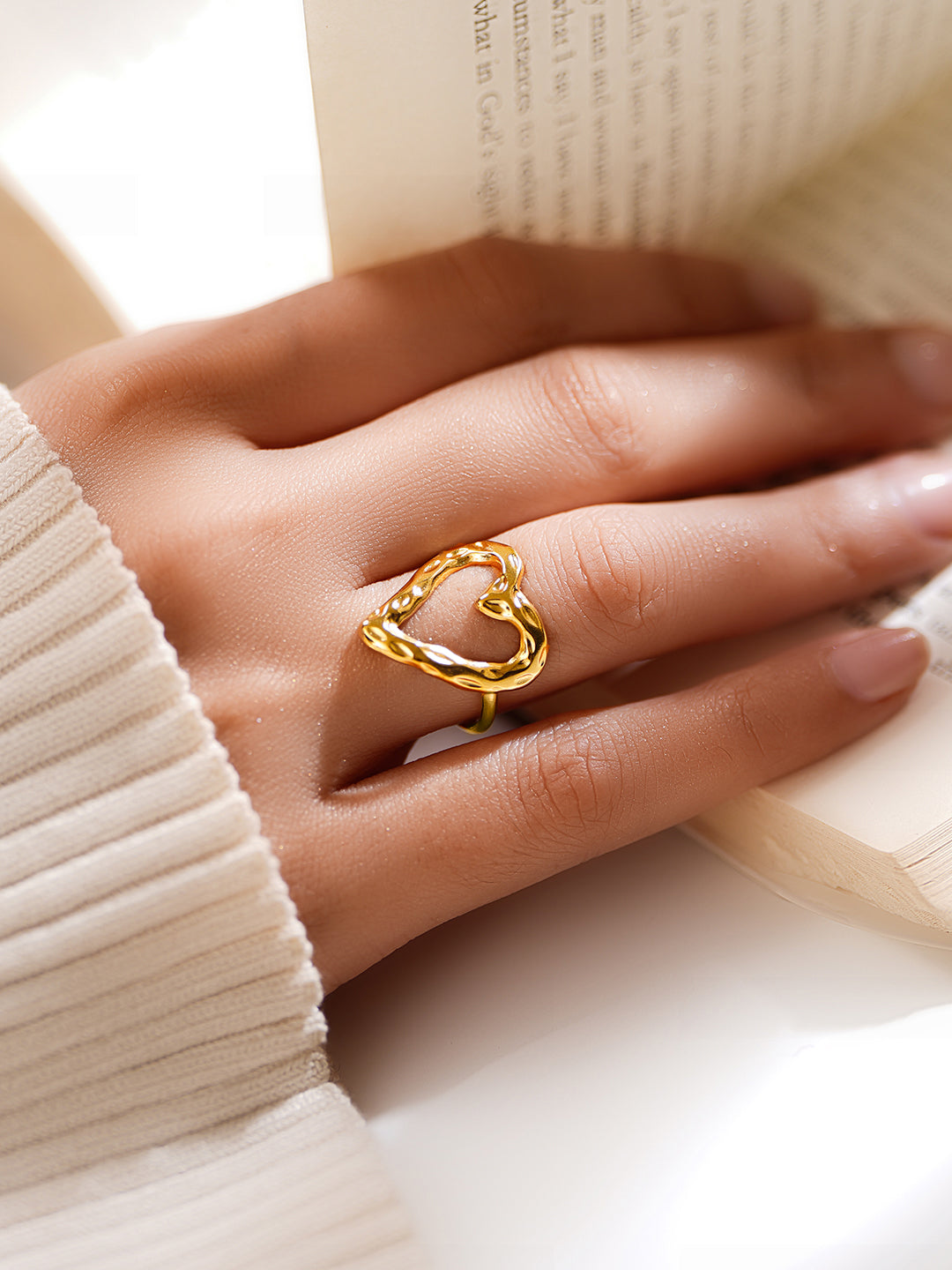 Demifine 18K Gold Plated Stainless steel Minimal Heart Outline Ring