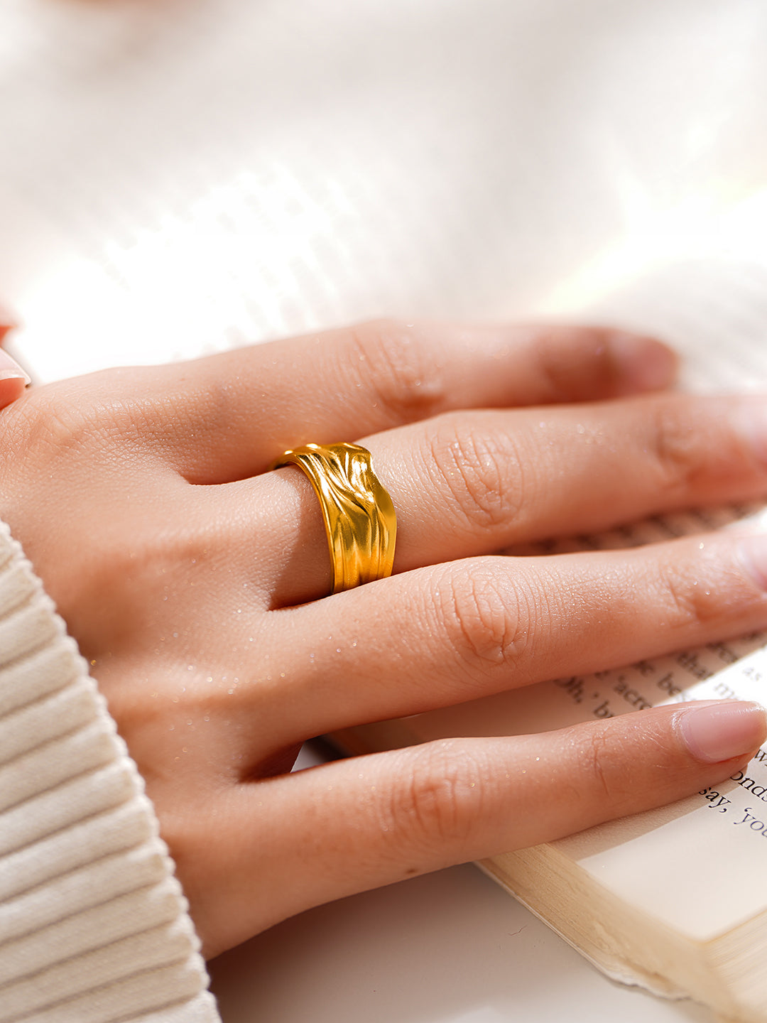 Demifine 18K Gold Plated Stainless steel Textured Wave Band Ring