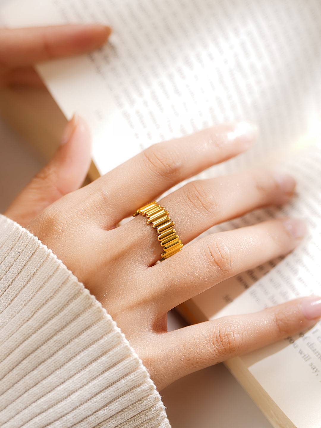 Demifine 18K Gold Plated Stainless steel Golden Beat Everyday Ring
