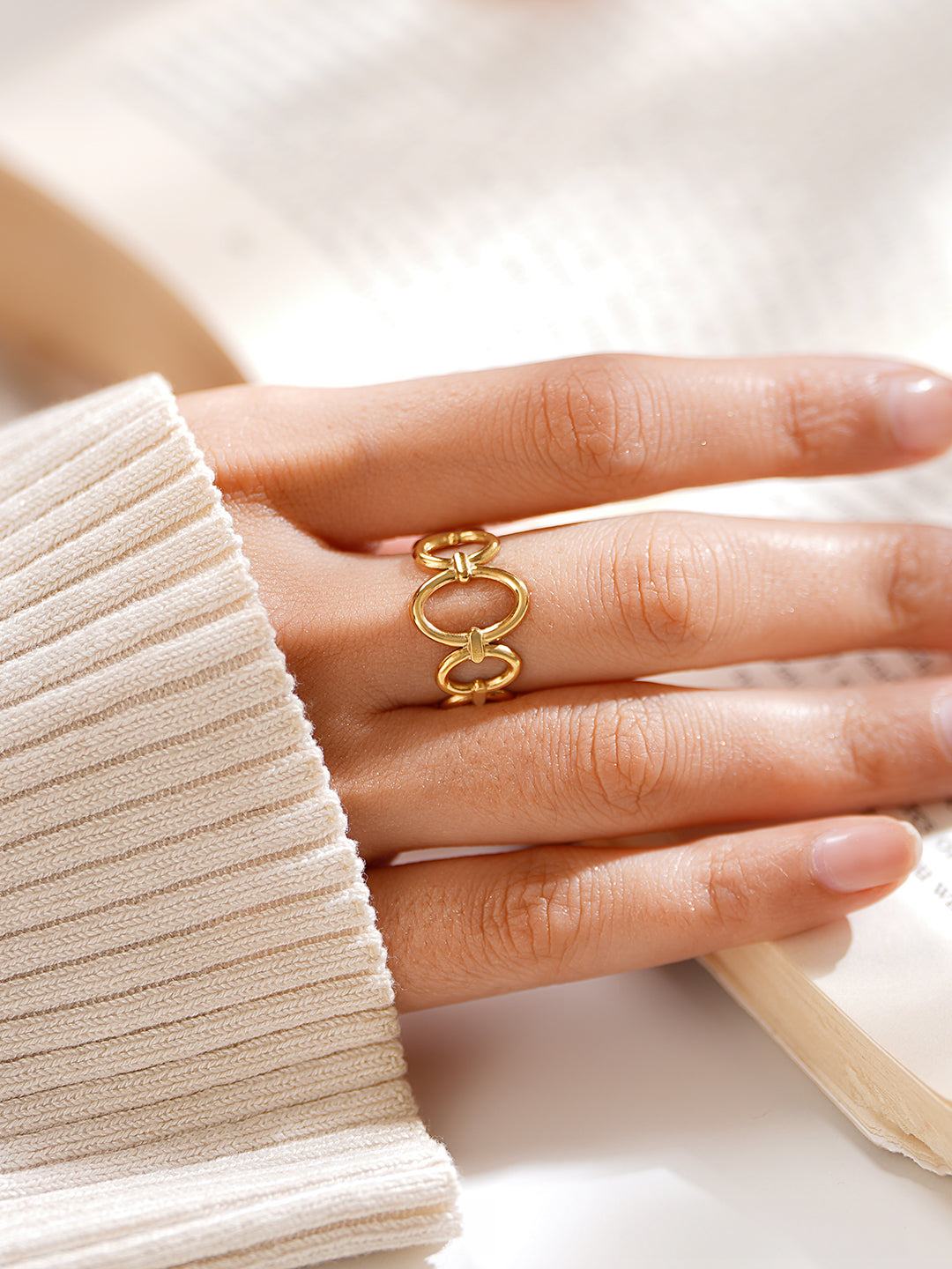 Demifine 18K Gold Plated Stainless steel Linked Oval Statement Ring
