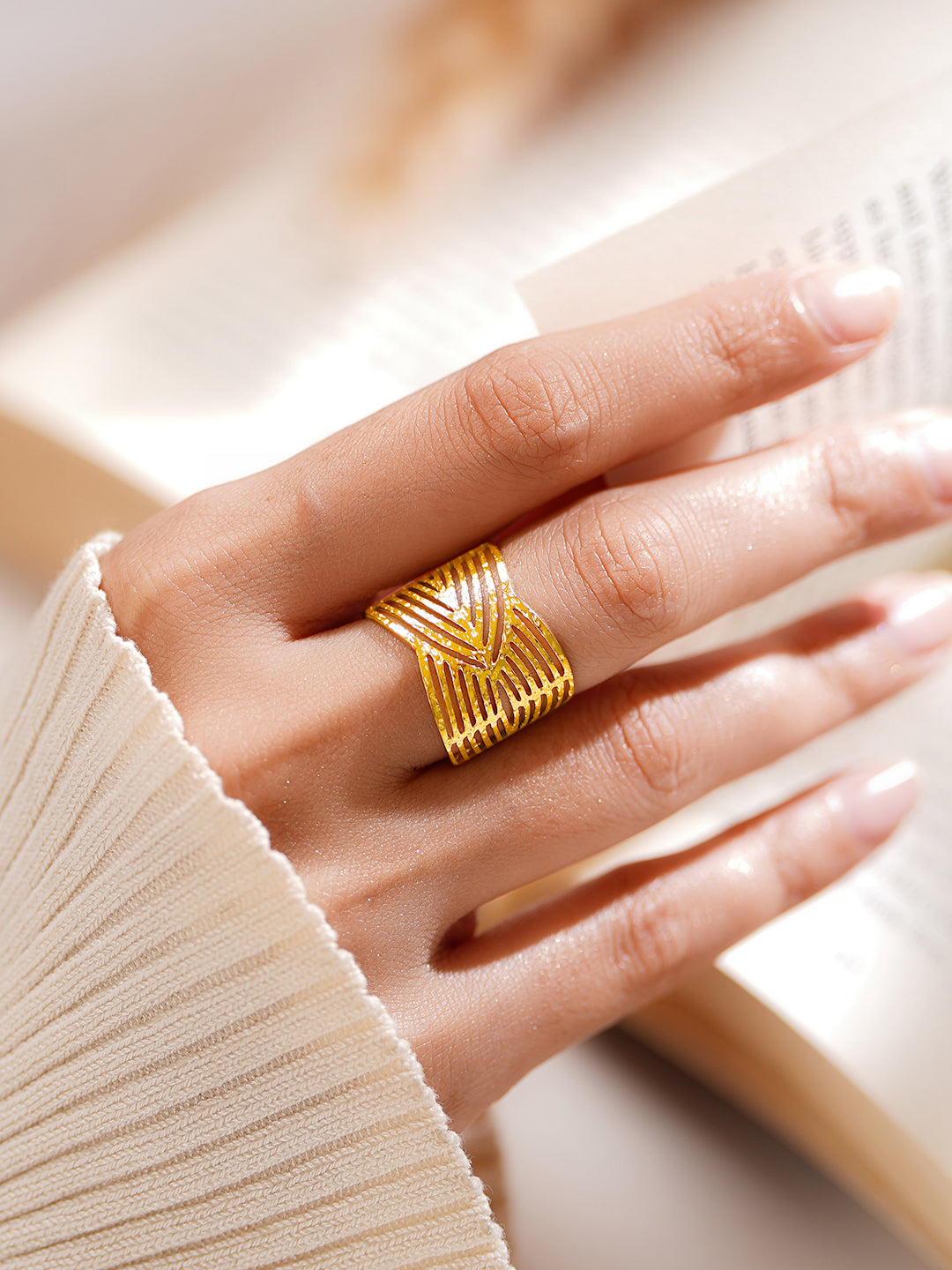 Demifine 18K Gold Plated Stainless steel Luxe Curve Gold Ring