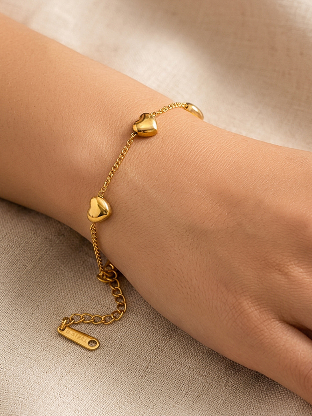 Demifine 18K Gold Plated Stainless steel Mini Heart Charm Chain Bracelet