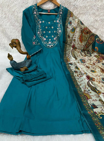 Teeya Creation Women Rama Green Embroidered Kurta Pant Set With Dupatta