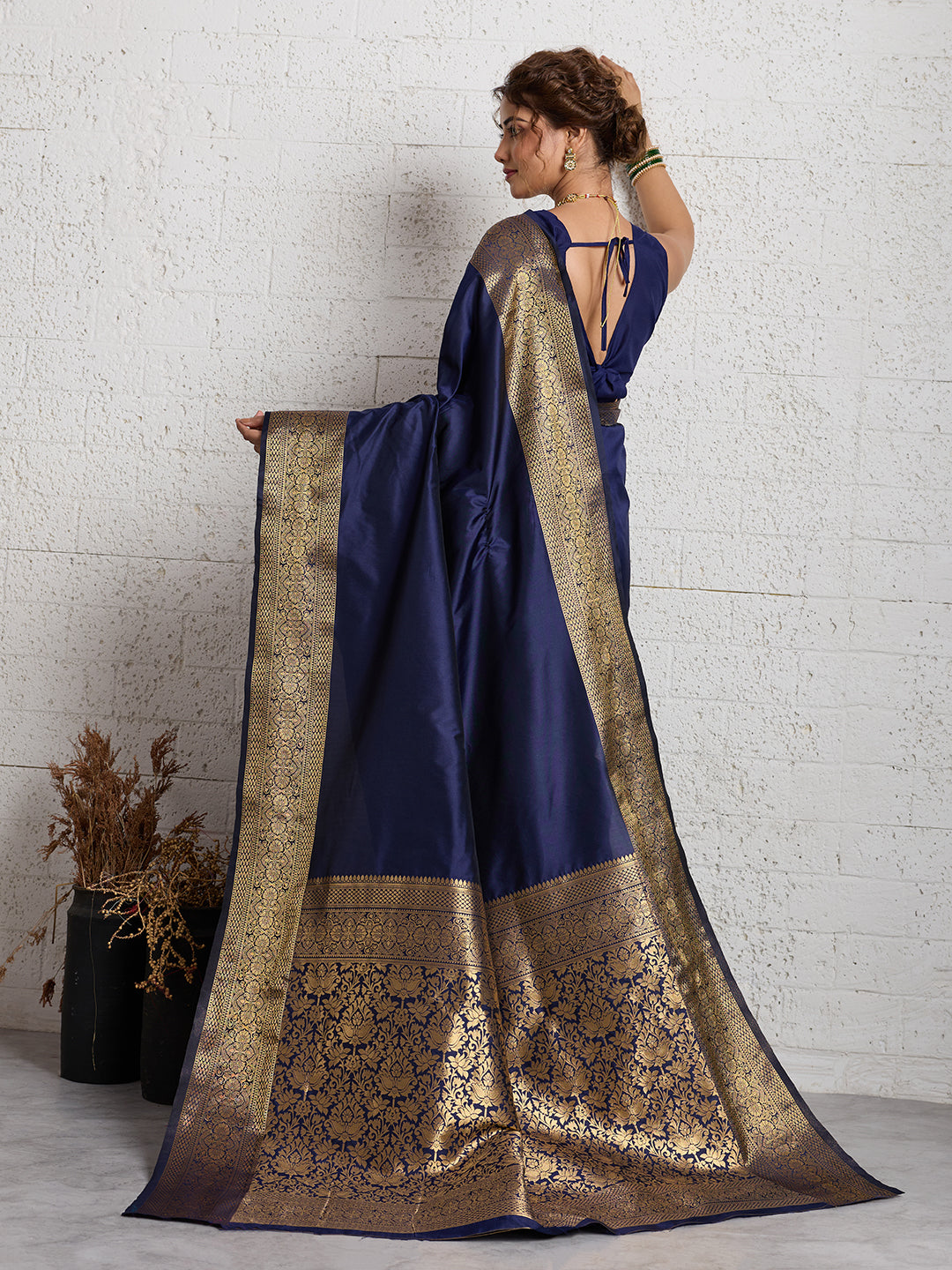 Dwija Fashion Women'S Party Wear Zari Weaving Silk Designer Saree With The Unstitched Blouse-Navy Blue
