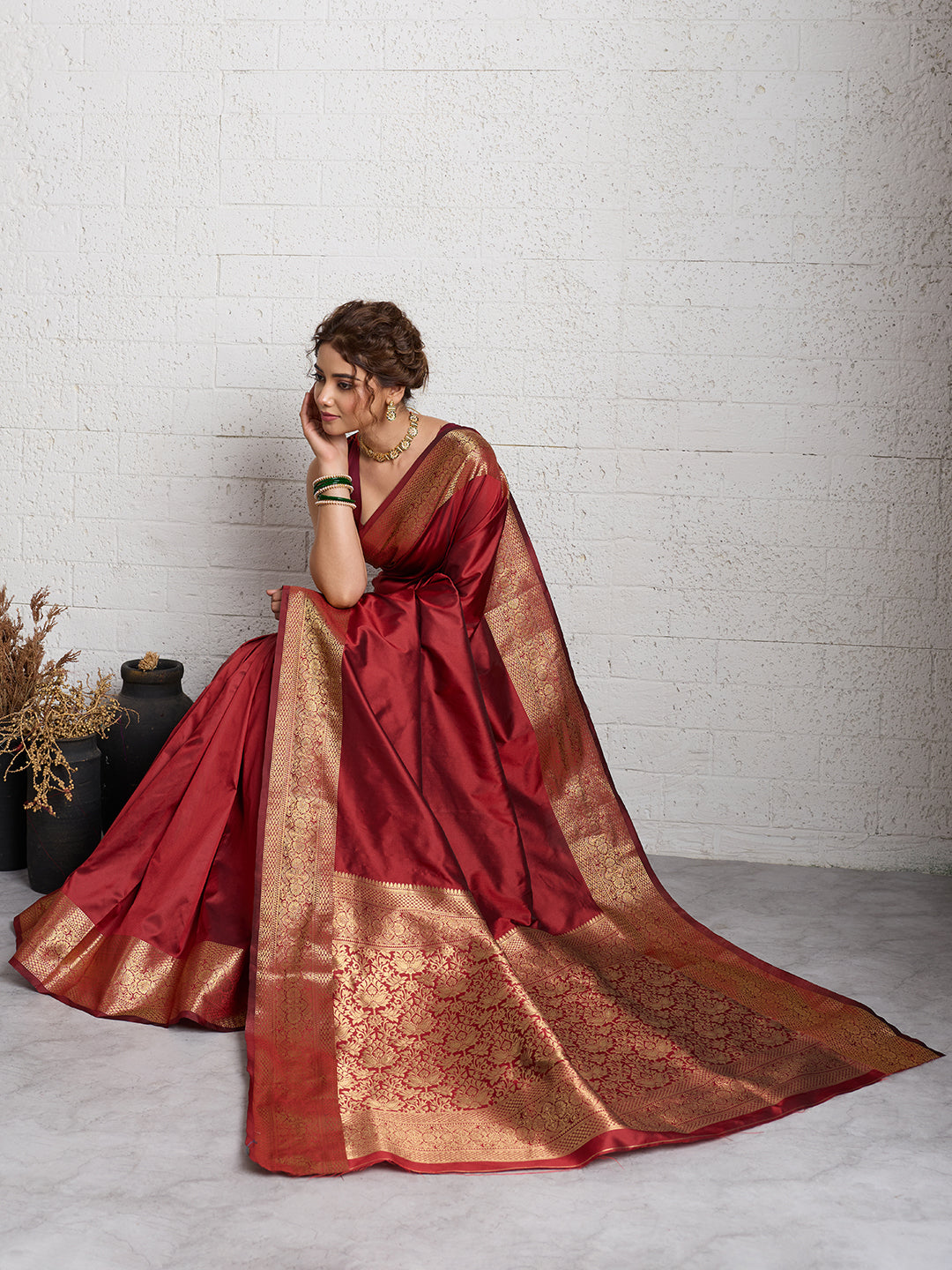 Dwija Fashion Women'S Party Wear Zari Weaving Silk Designer Saree With The Unstitched Blouse-Red