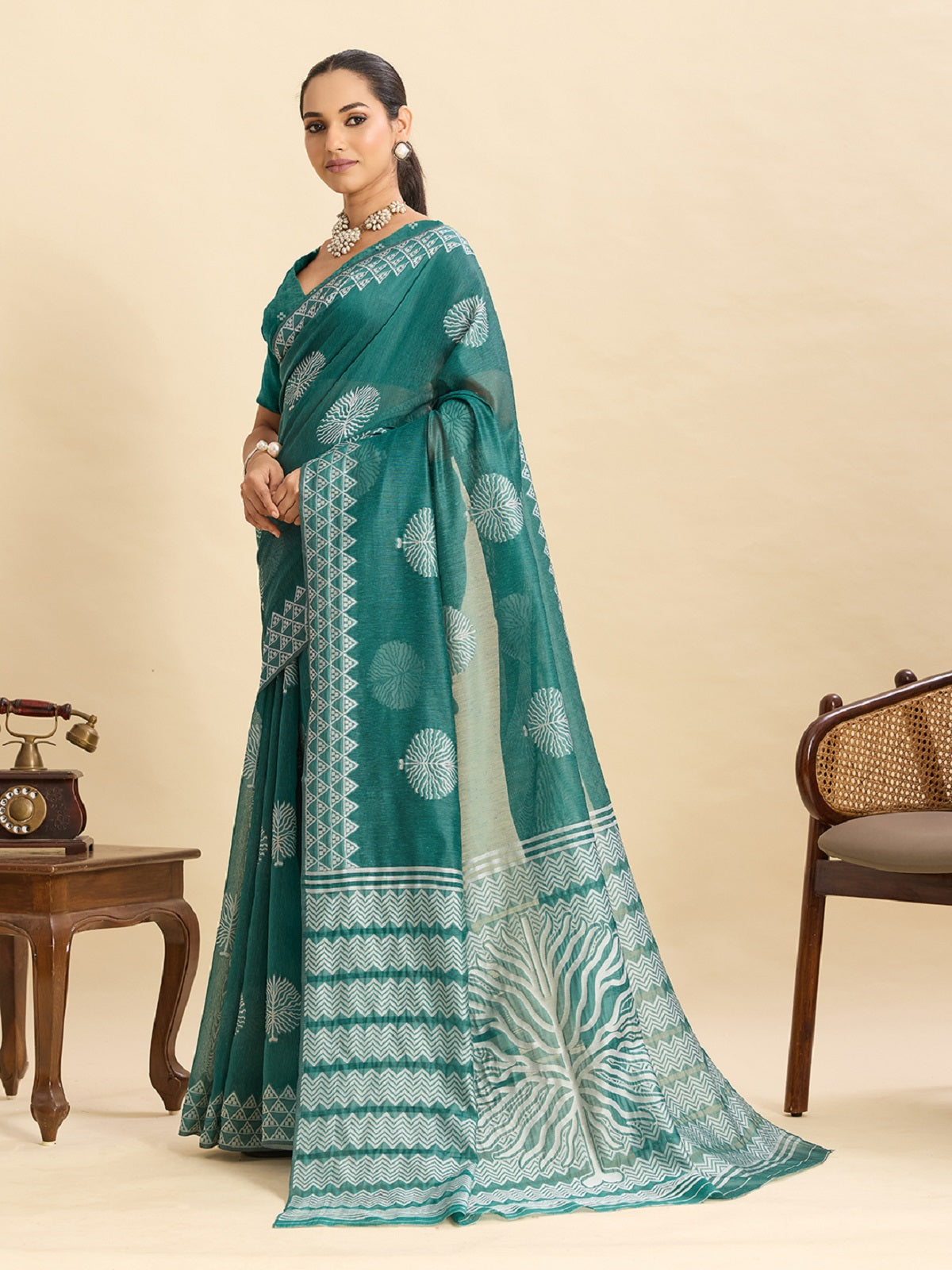 Dwija Fashion Green Casual Wear Soft Silk Bas Weaving Saree With Unstitched Blouse