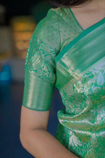 Prime Volt Bridal Kanchipuram Silk Saree with Rich Zari Weaving & Contrast Border-Green