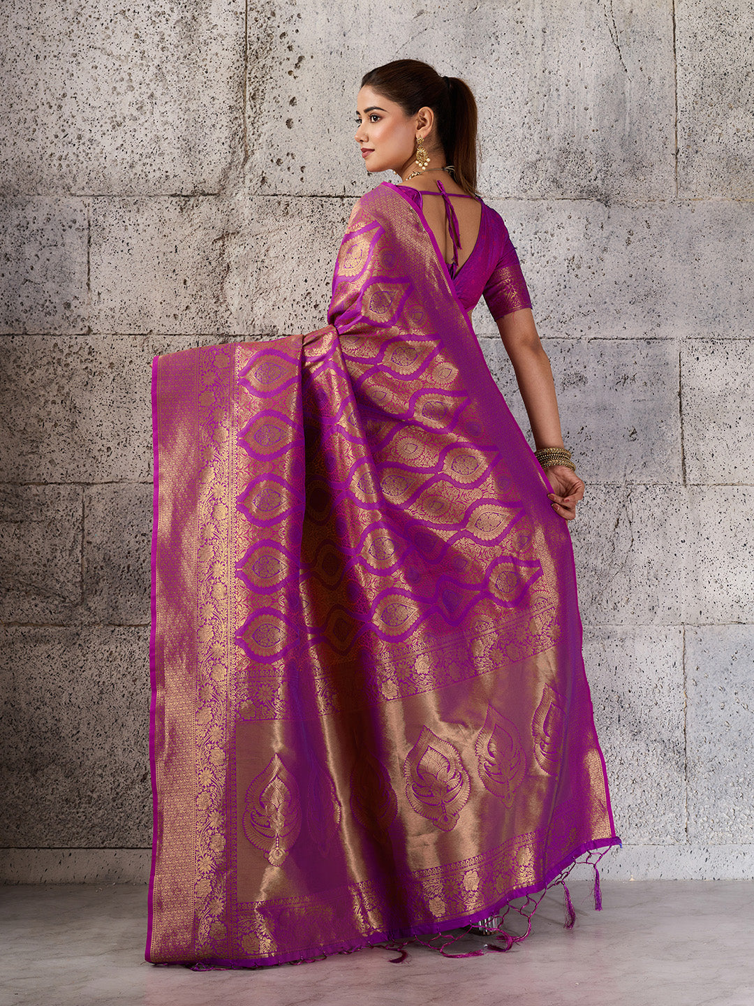 Shree Shyam Fashion Magenta Kanjivaram Silk Blend Fancy Saree