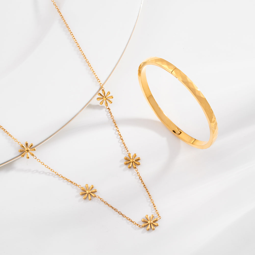Daisy Bloom Gilded Glow Set