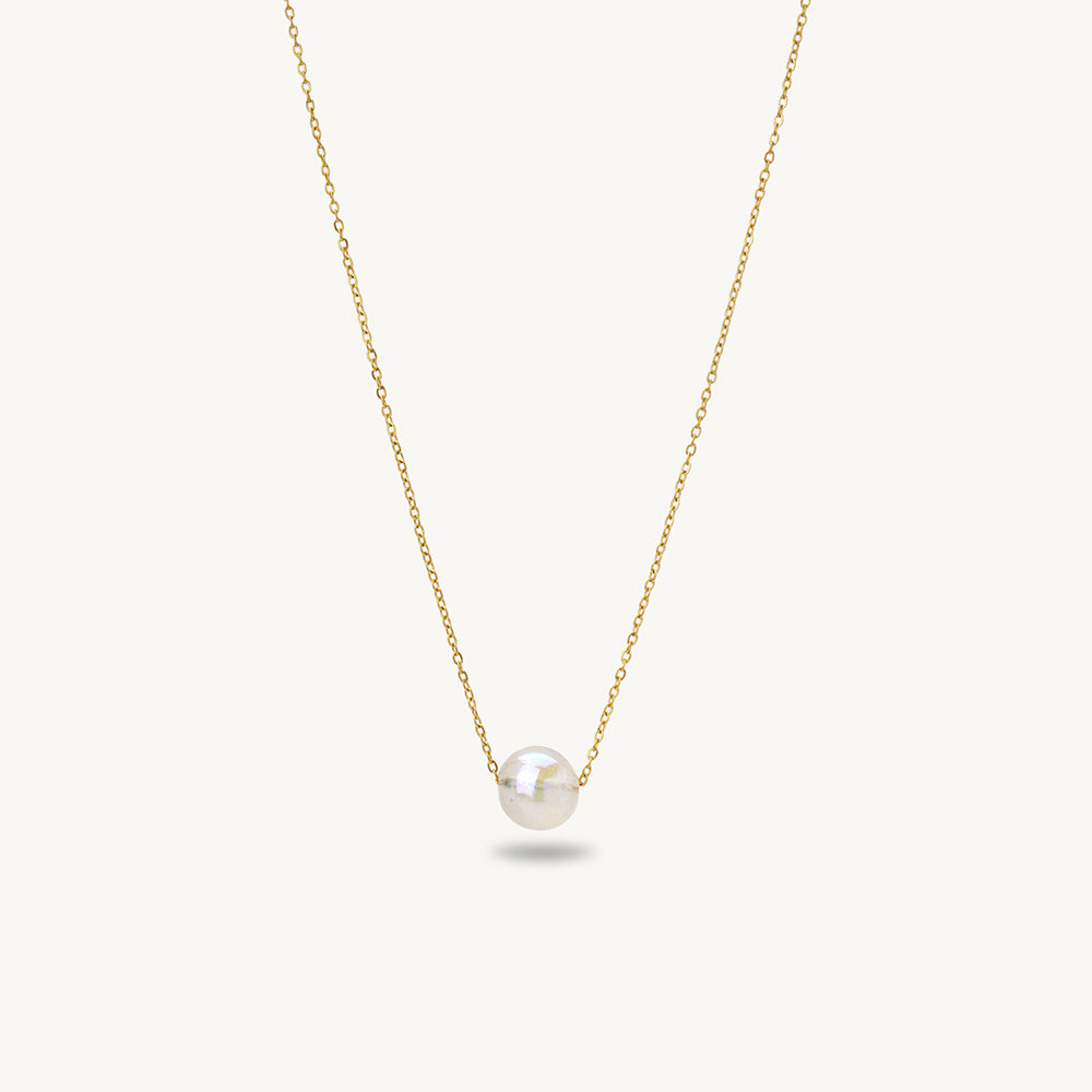Minimal Glow Pearl Necklace