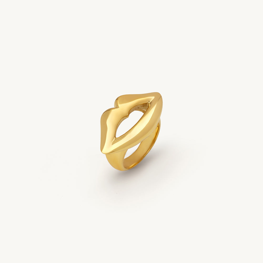 Bold Lip Form Statement Ring