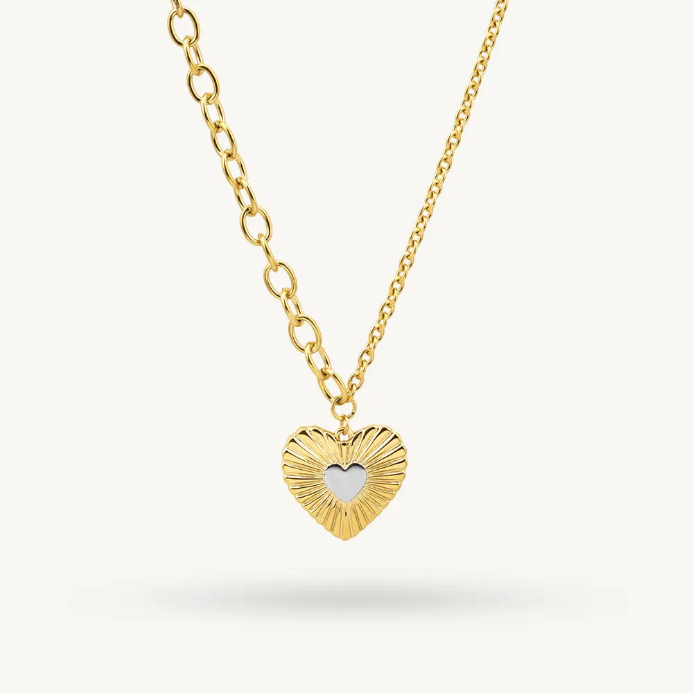 Minimal Link Chain Heart Charm Necklace