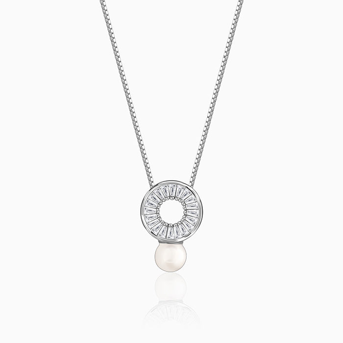 Silver Lizzie Pearl Necklace
