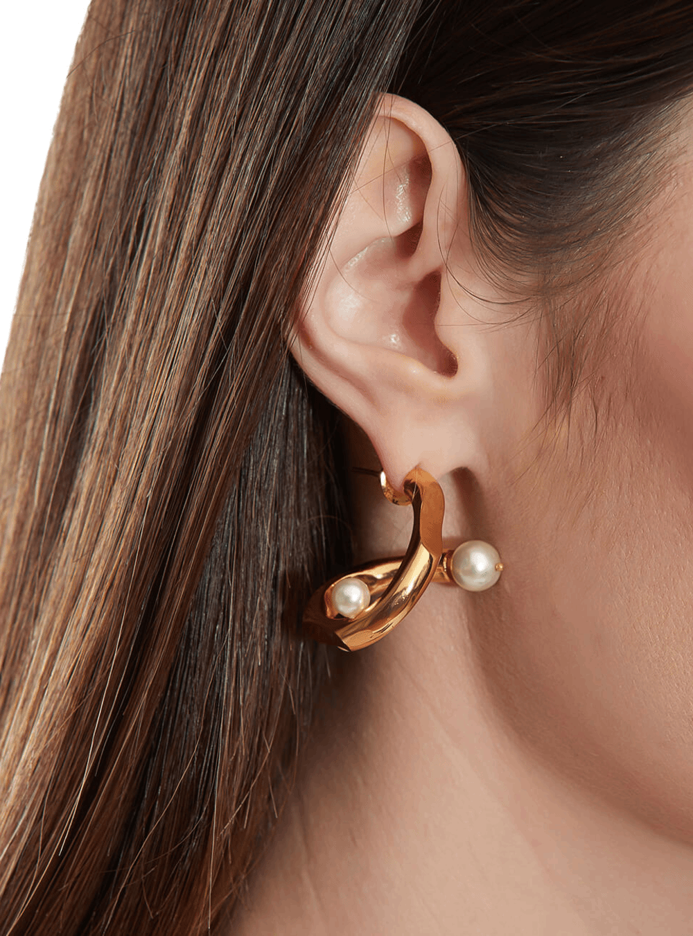 Pearls des Celeste Twisted Hoops Earrings
