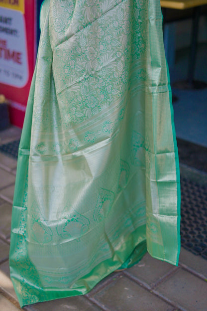 Prime Volt Bridal Kanchipuram Silk Saree with Rich Zari Weaving & Contrast Border-Green