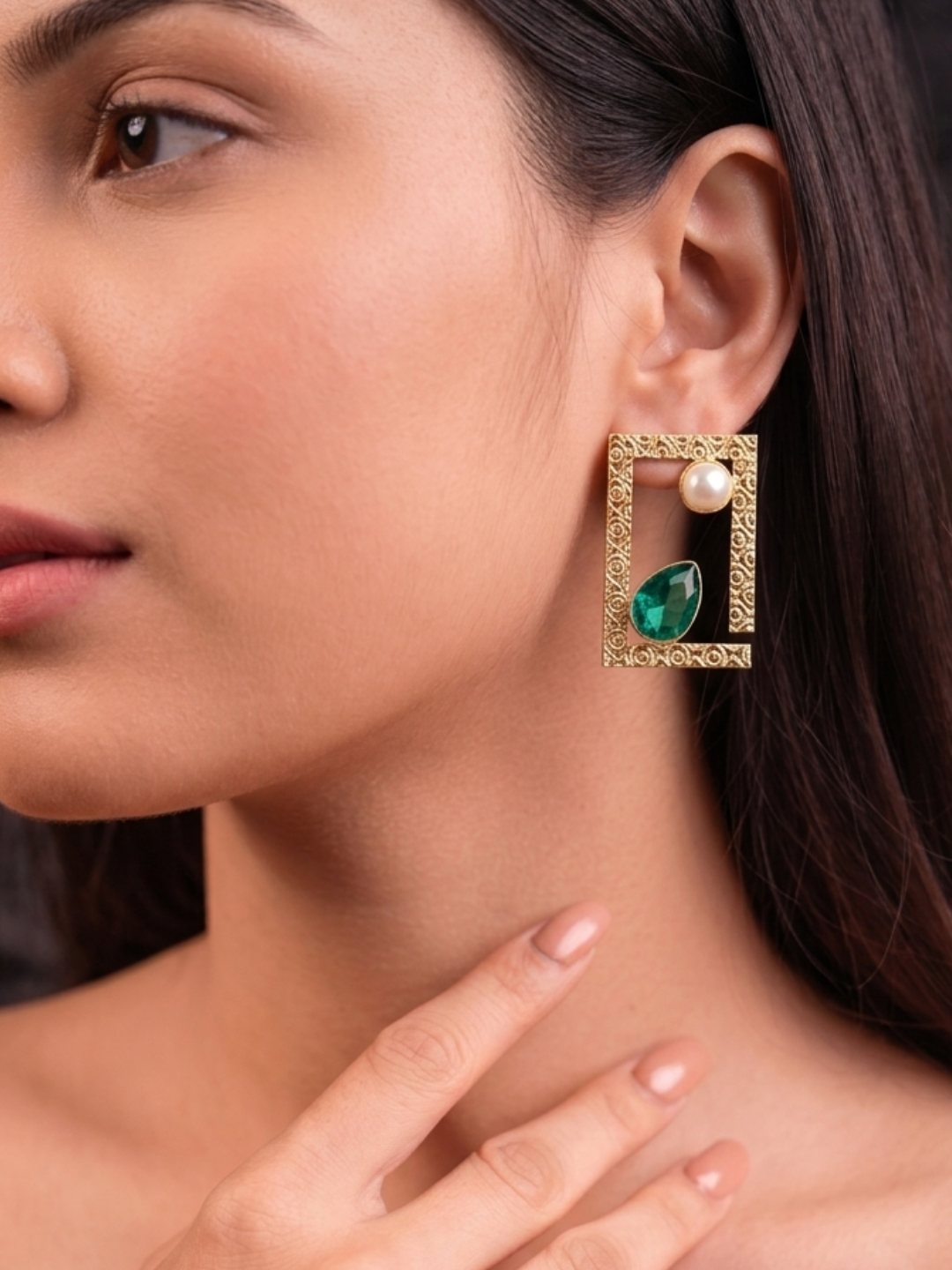 Zunaira Eternal Luminous Glow Radiance Earrings Set