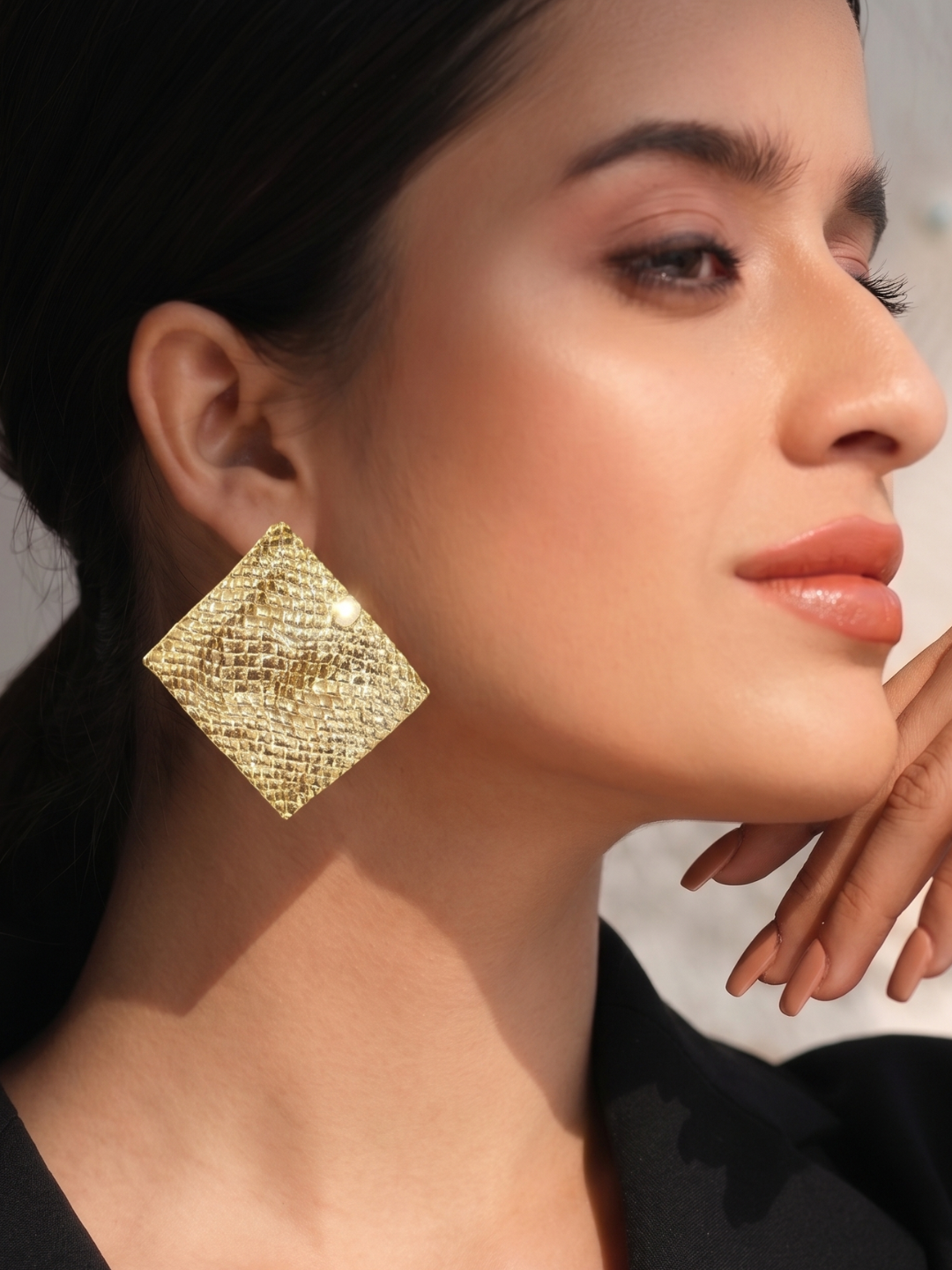 Glow Square Studs Earring