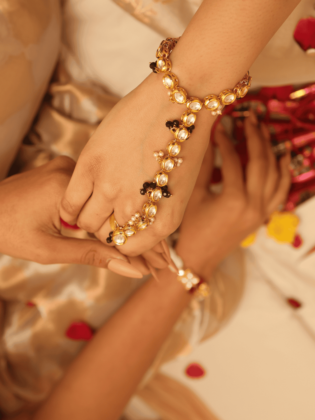 Emerald Grace Kundan Hathphool