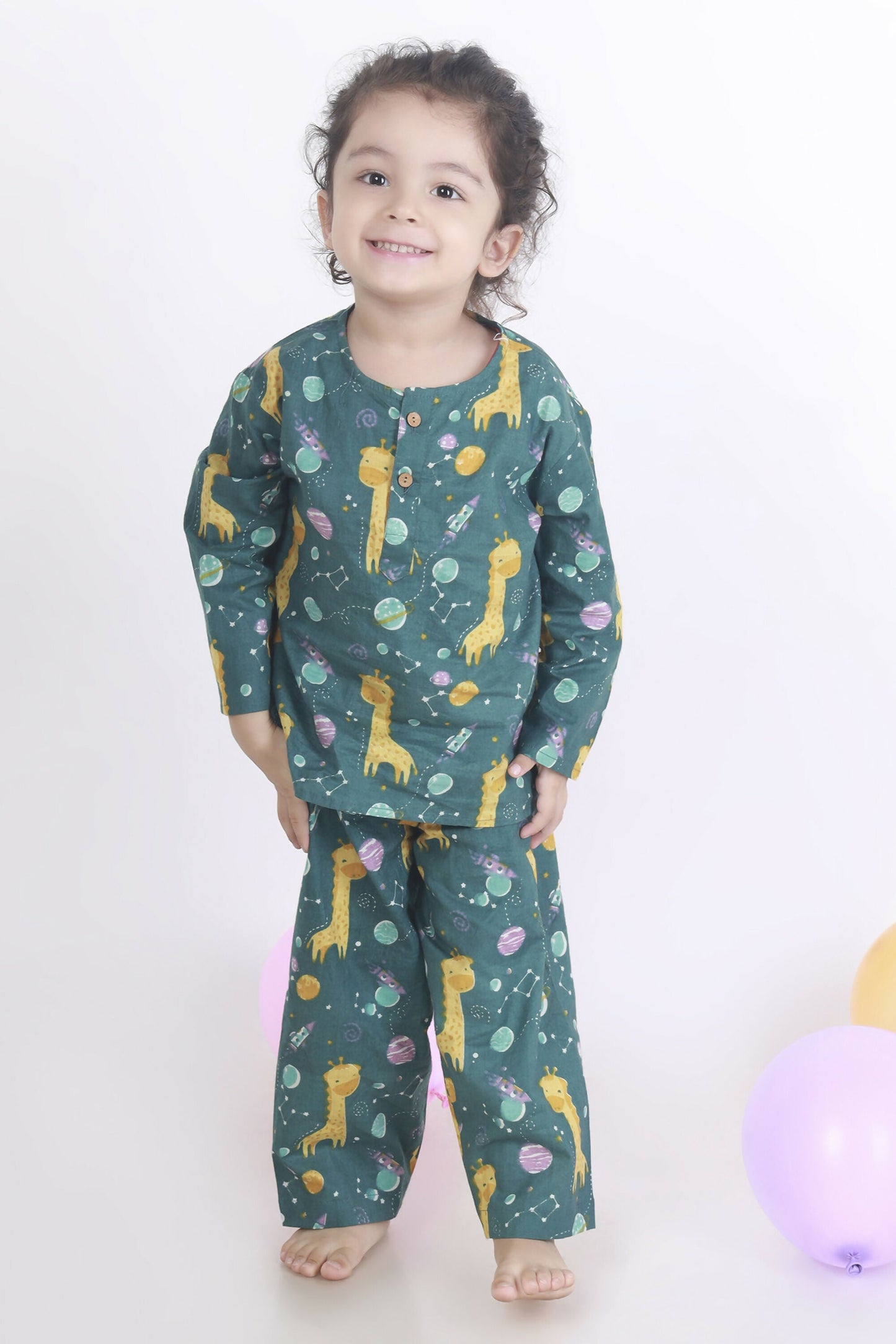 Breathables Green Giraffe Print Cotton Nightsuit Set For Kids