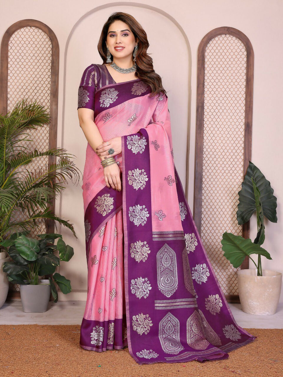Teeya Creation New Trendy Wedding Wear Banarasi Silk Saree-Pink