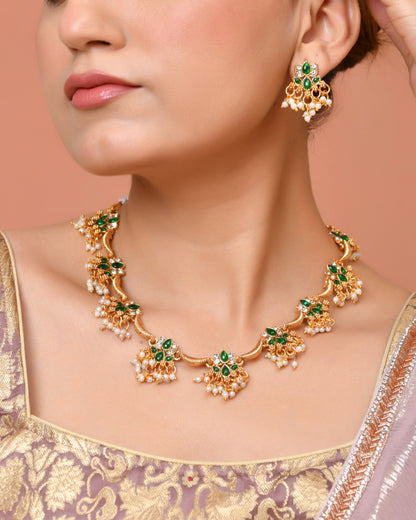 VOJ Gold Tone Green Floral Necklace Set