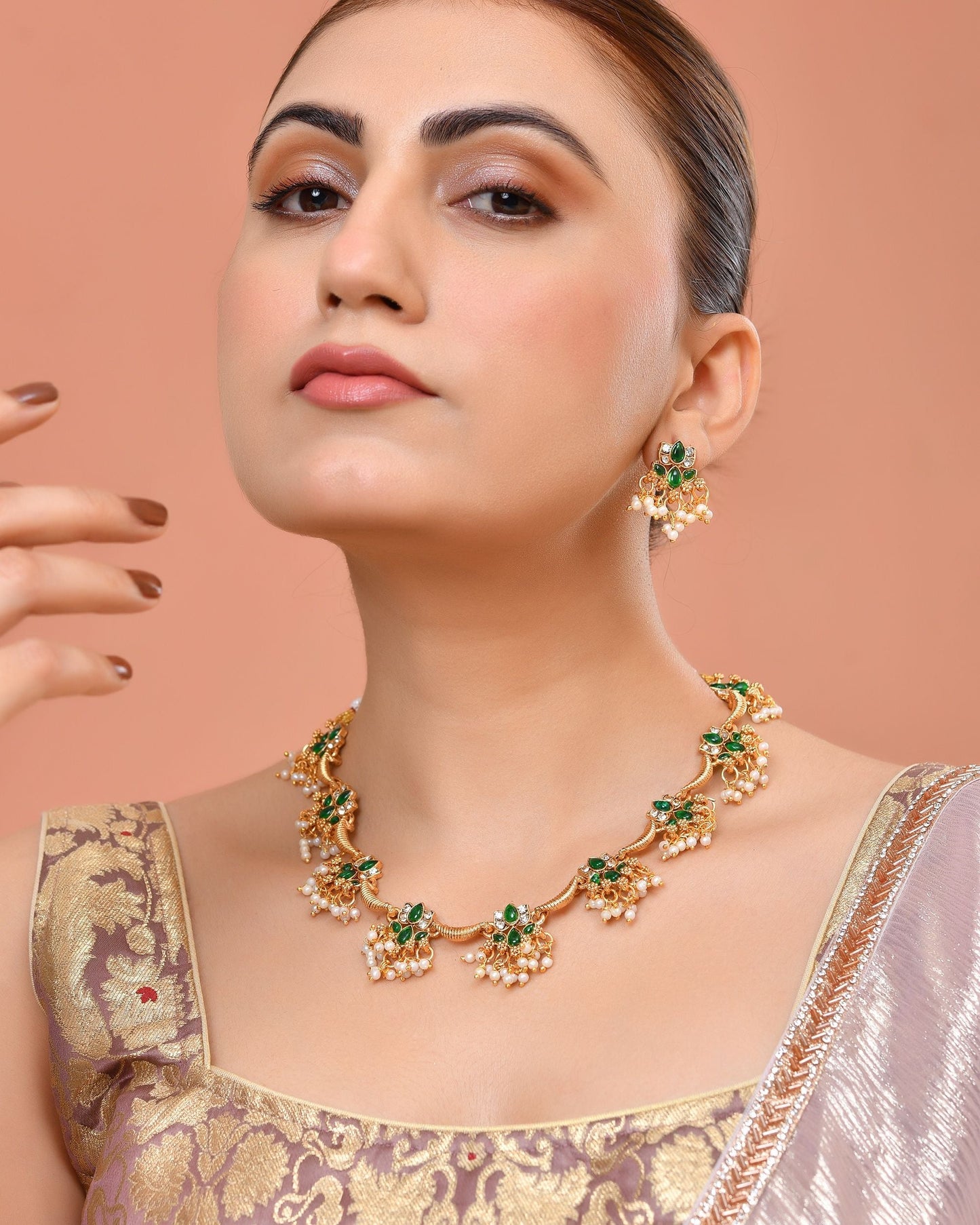VOJ Gold Tone Green Floral Necklace Set