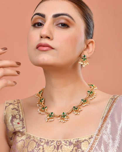 VOJ Gold Tone Green Floral Necklace Set
