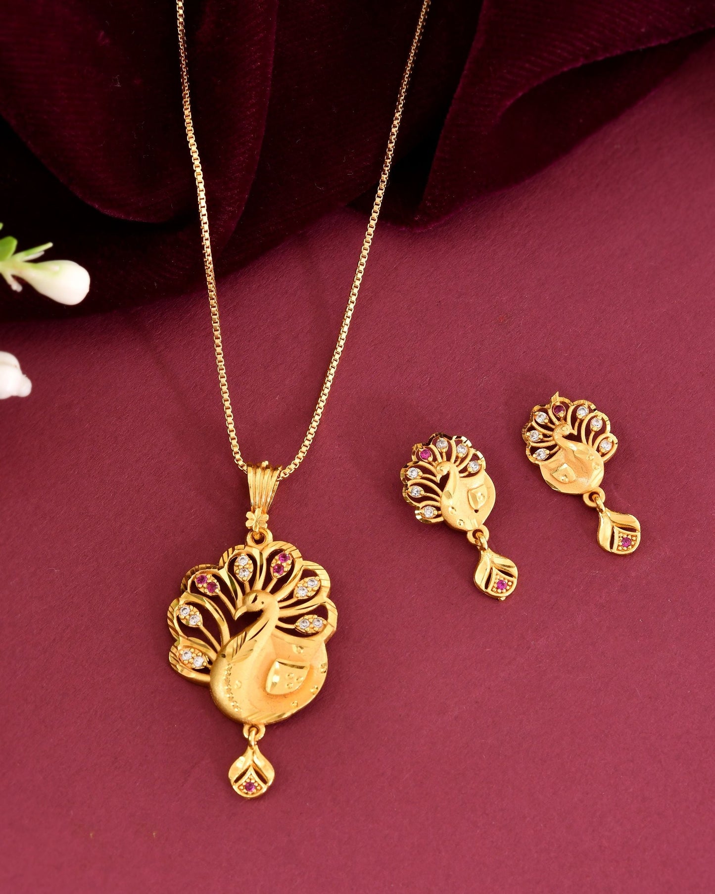 VOJ Gold Plated Peacock Shaped Chain Set