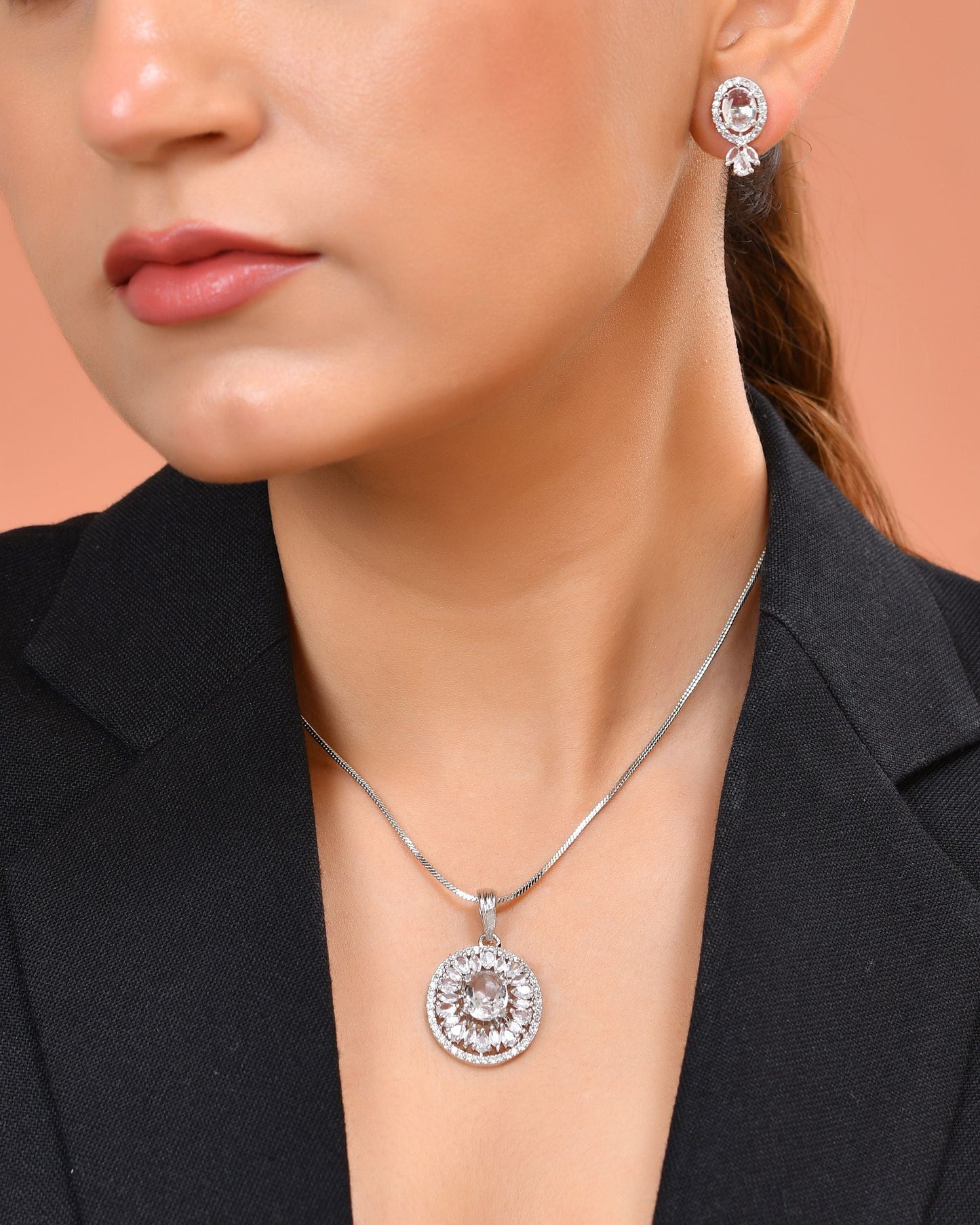 VOJ Silver Plated Oval Shaped Ad Stone Studded Chain Set