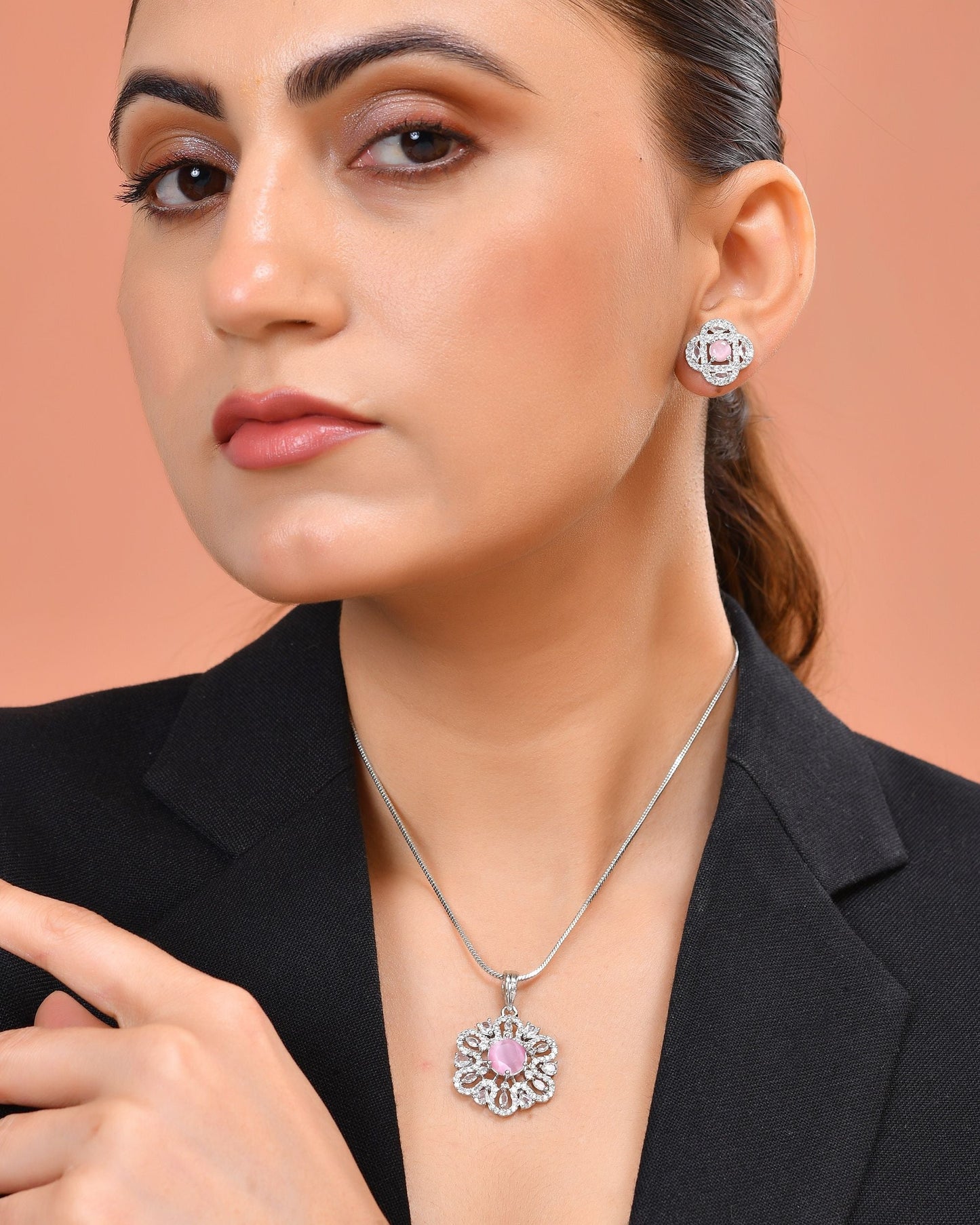 VOJ Silver Plated Floral Shaped Baby Pink Circular Ad Chain Set