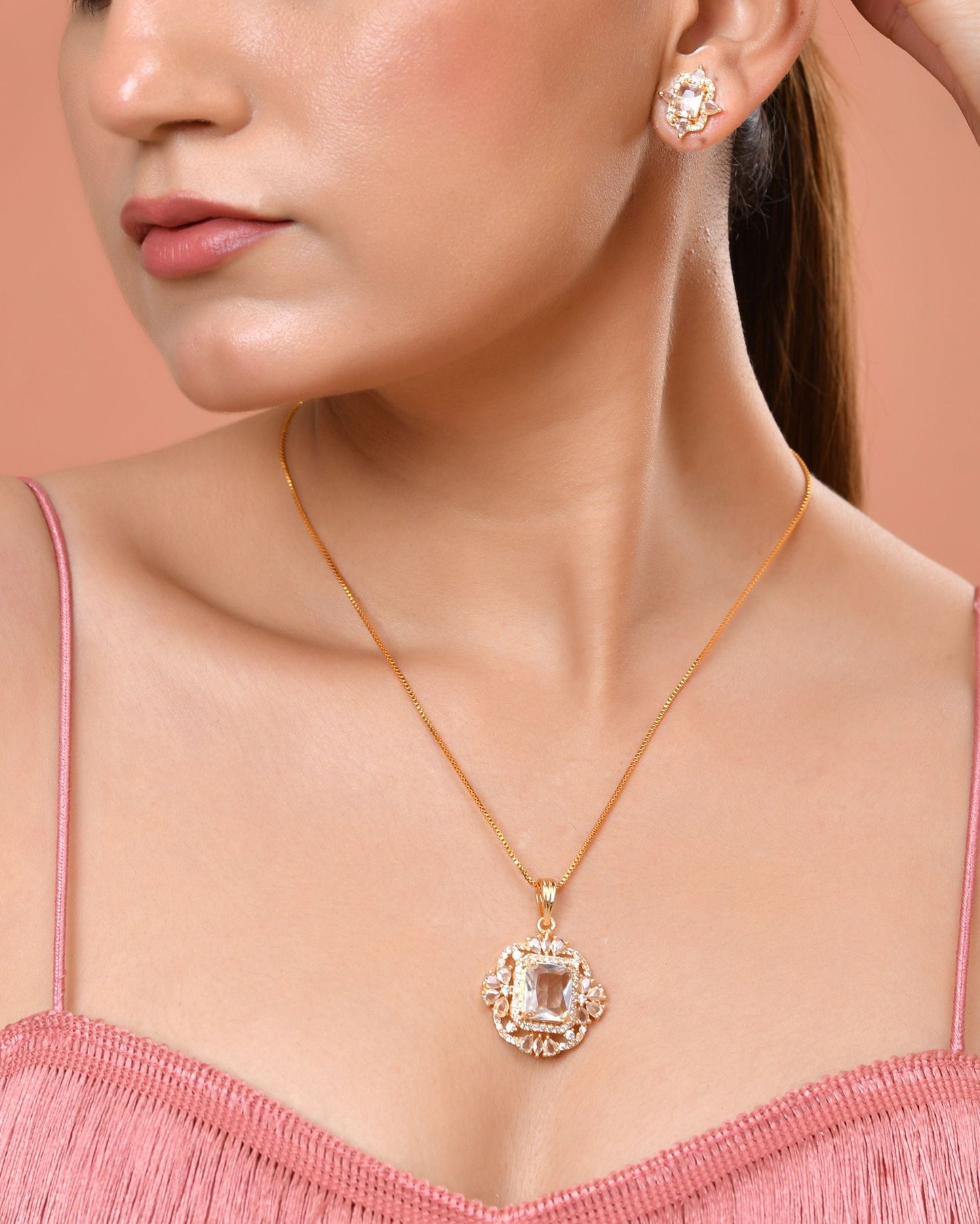 VOJ Gold Toned Rectangular Shaped Ad Chain Set