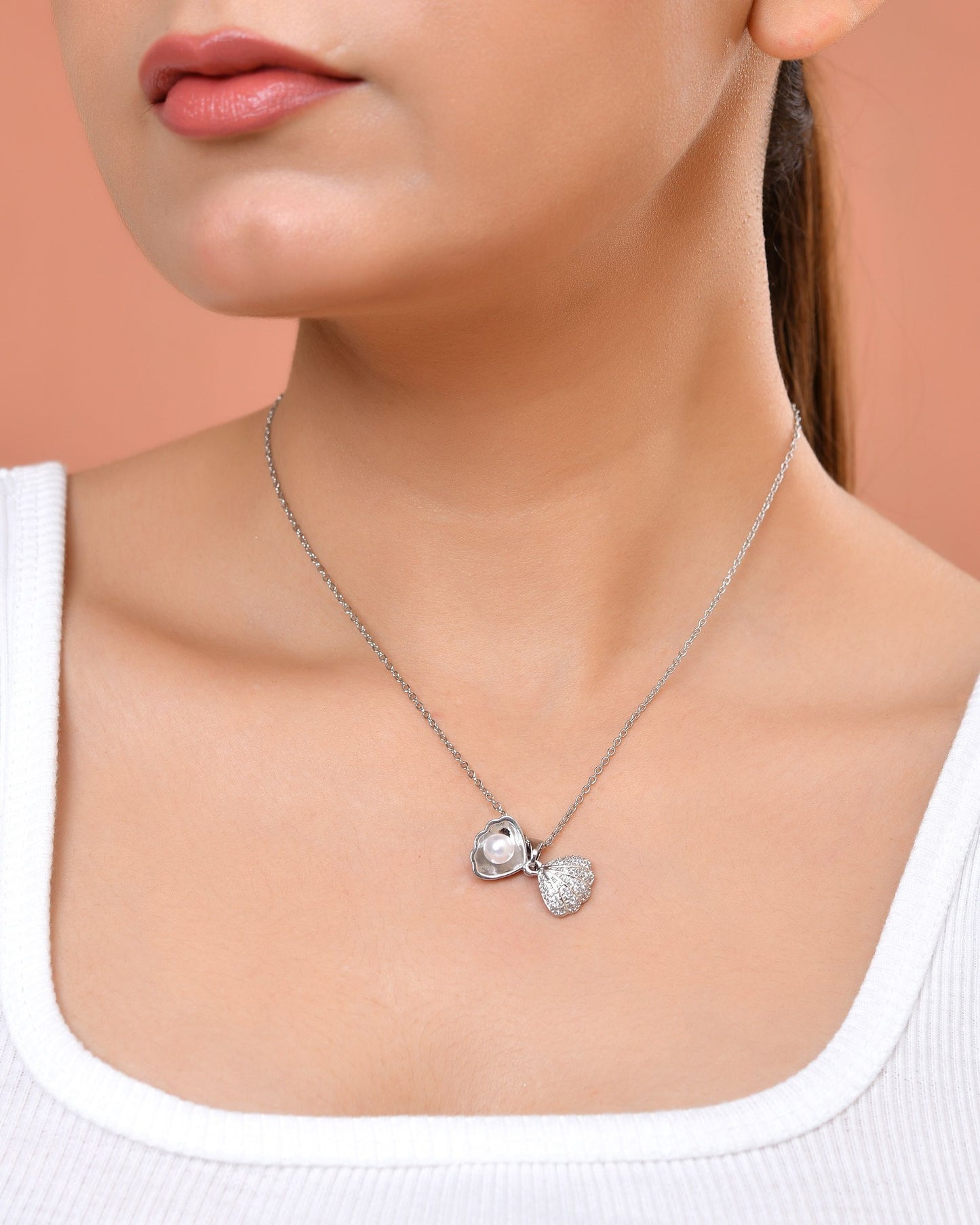 VOJ Elegant Silver-Plated Shell Design Pendant With Pearl Accent Necklace