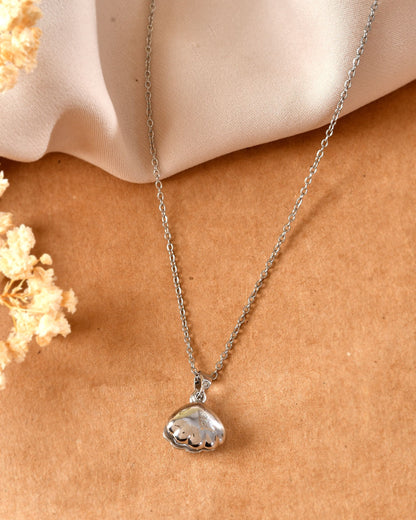 VOJ Elegant Silver-Plated Shell Design Pendant With Pearl Accent Necklace