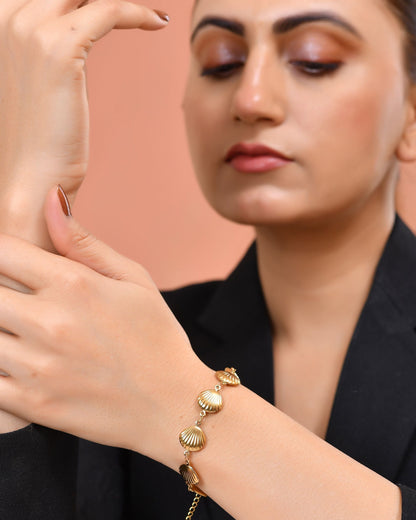 VOJ Gold Plated Elegant Shell Shaped Bracelet For Women